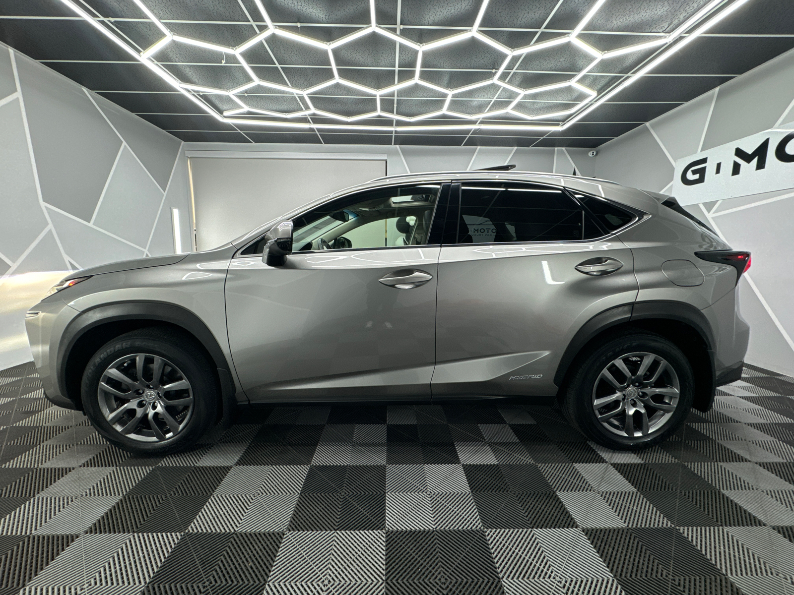 2015 Lexus NX 300h Sport Utility 4D 3