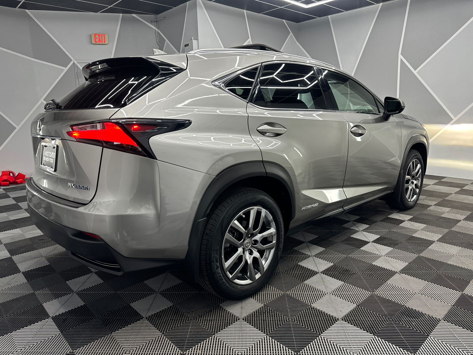 2015 Lexus NX 300h Sport Utility 4D 10