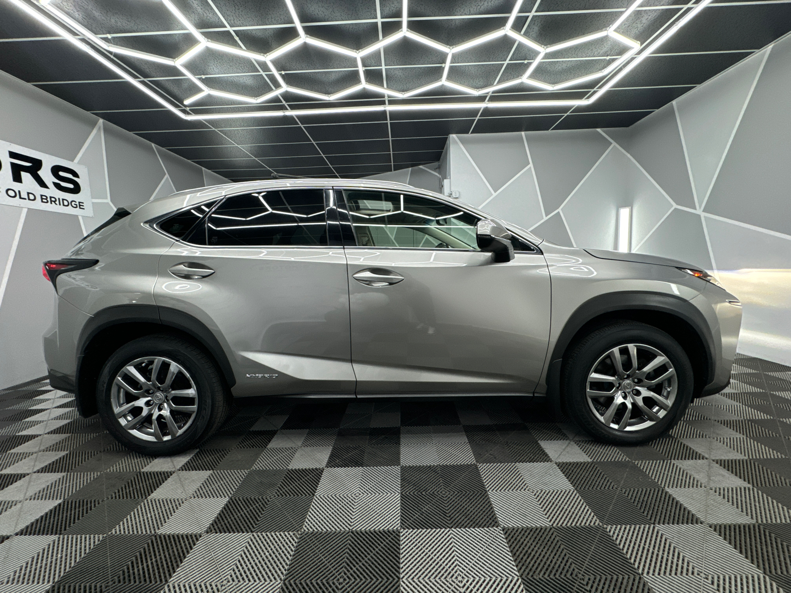 2015 Lexus NX 300h Sport Utility 4D 11