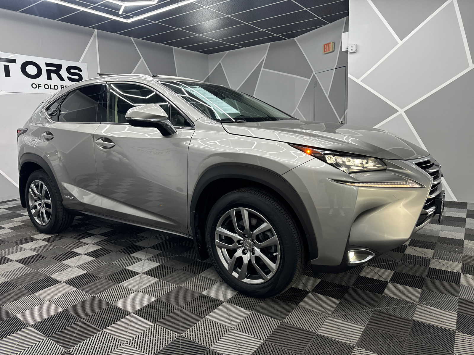 2015 Lexus NX 300h Sport Utility 4D 12