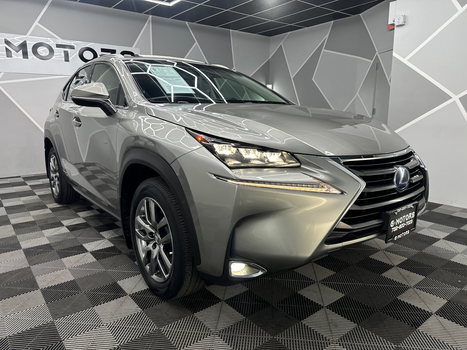 2015 Lexus NX 300h Sport Utility 4D 13