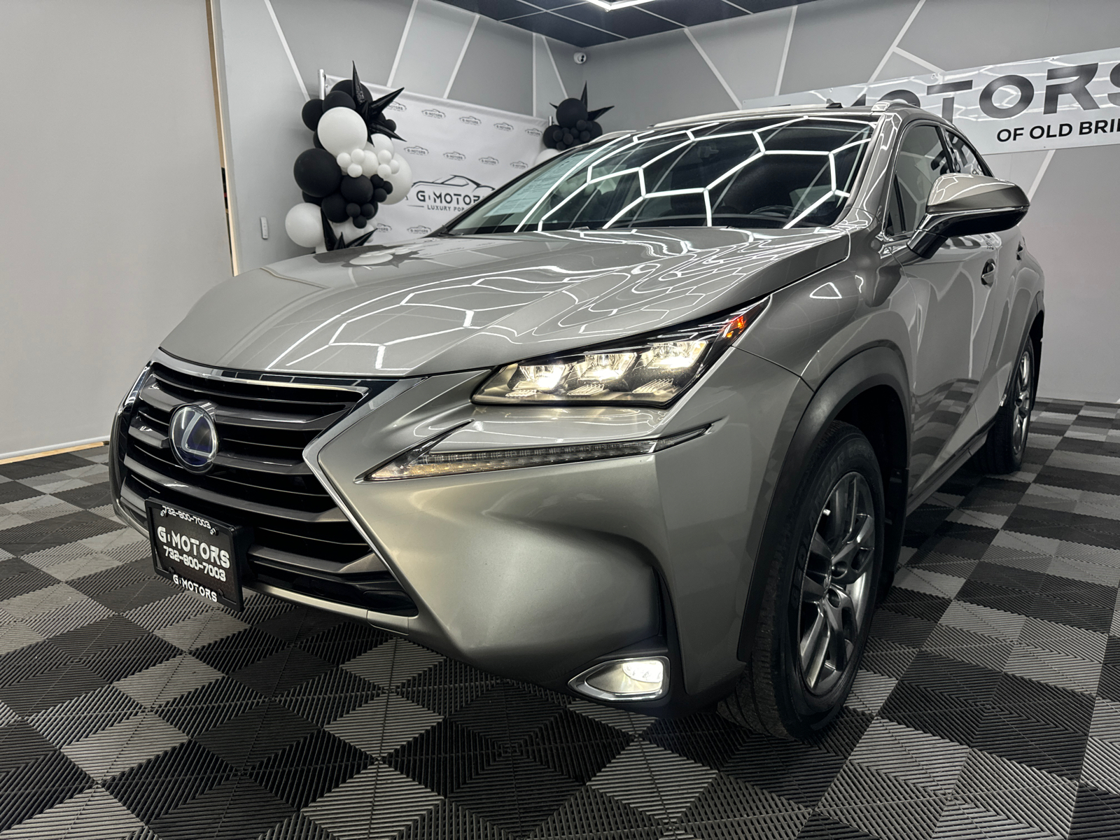 2015 Lexus NX 300h Sport Utility 4D 17