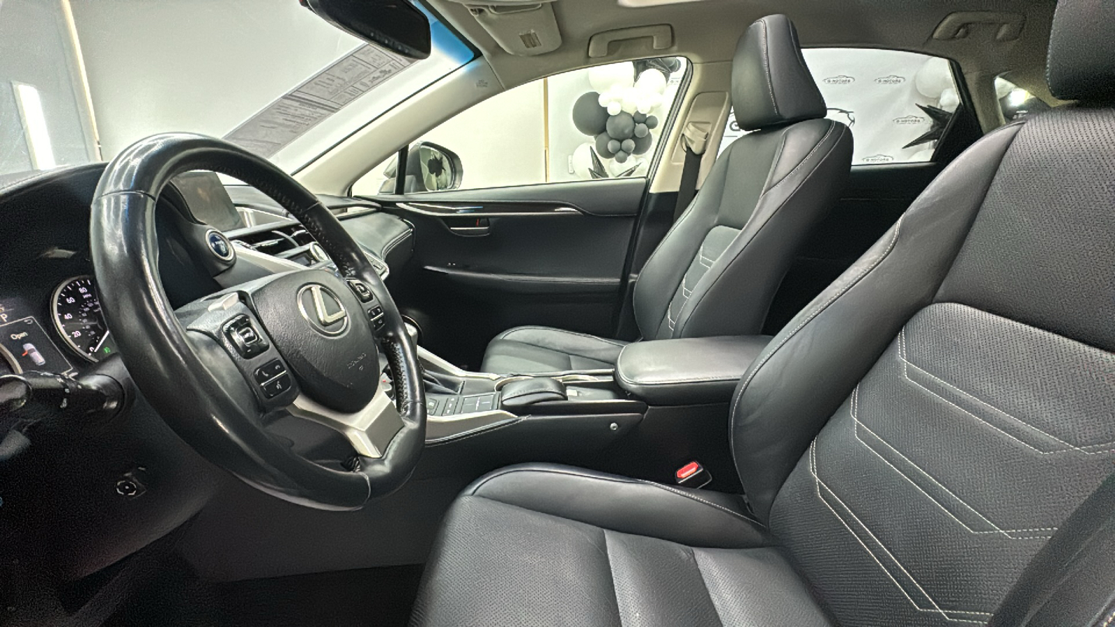 2015 Lexus NX 300h Sport Utility 4D 37