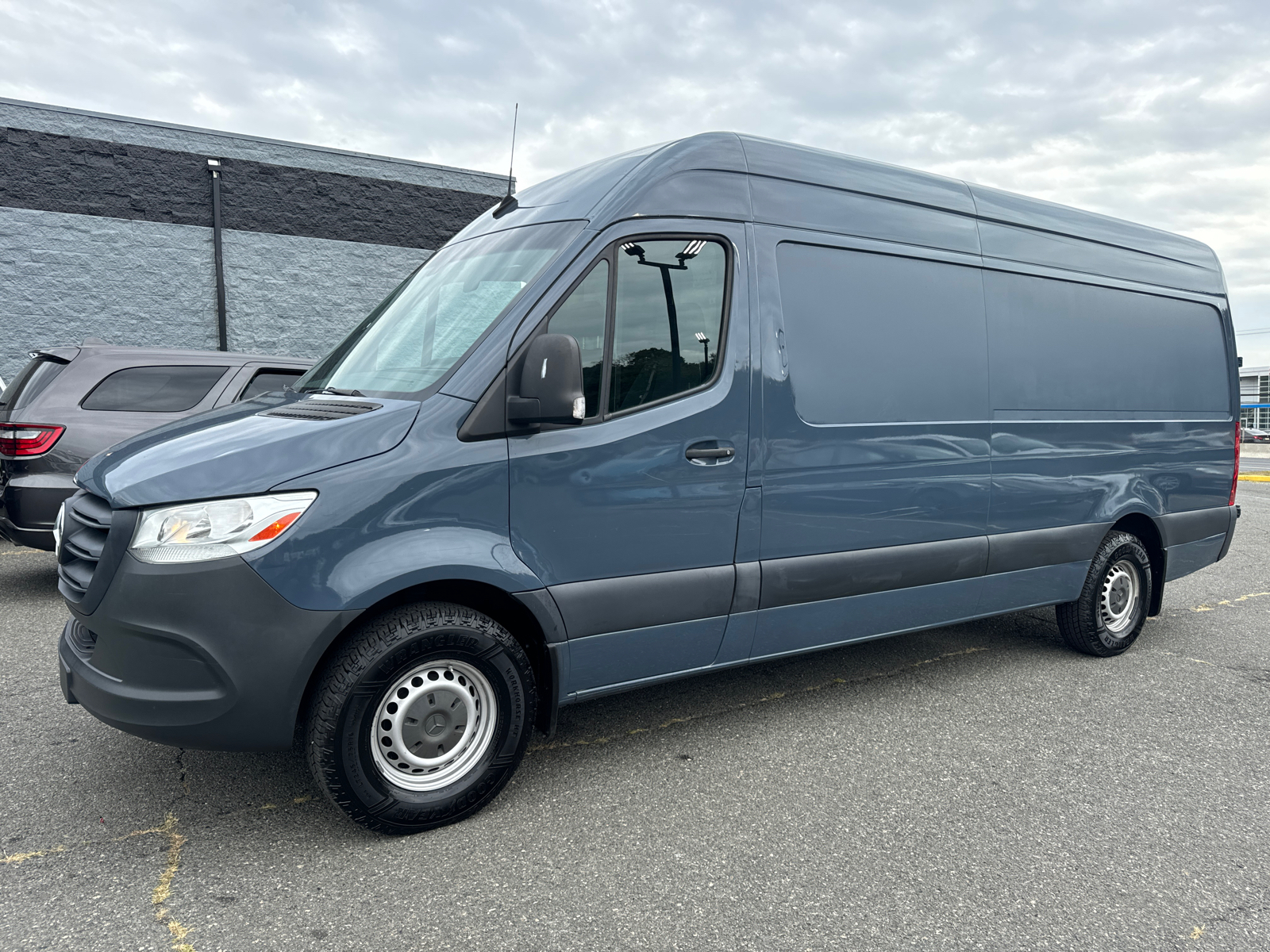 2019 Mercedes-Benz Sprinter 2500 Crew High Roof w/170 WB Van 3D 2