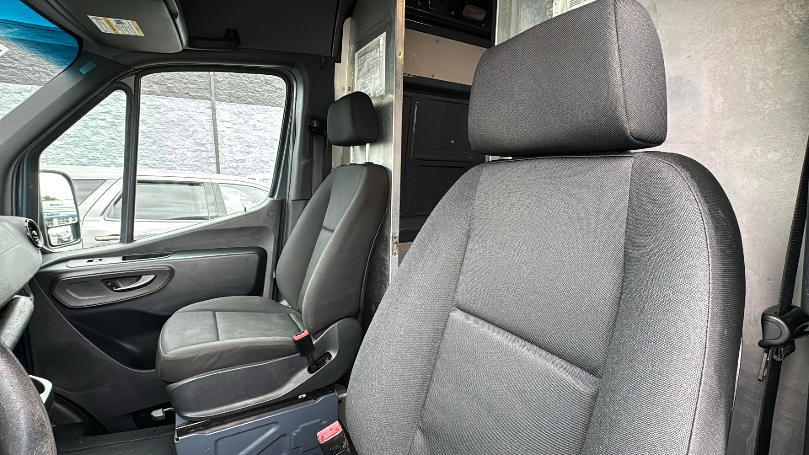 2019 Mercedes-Benz Sprinter 2500 Crew High Roof w/170 WB Van 3D 35