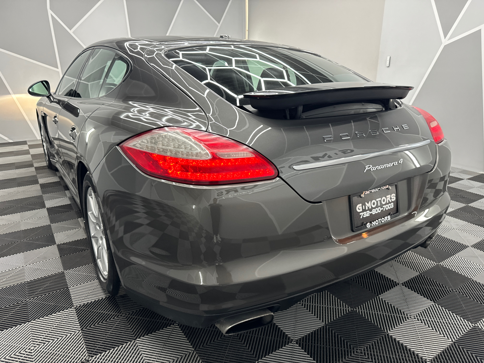 2013 Porsche Panamera 4 Sedan 4D 6