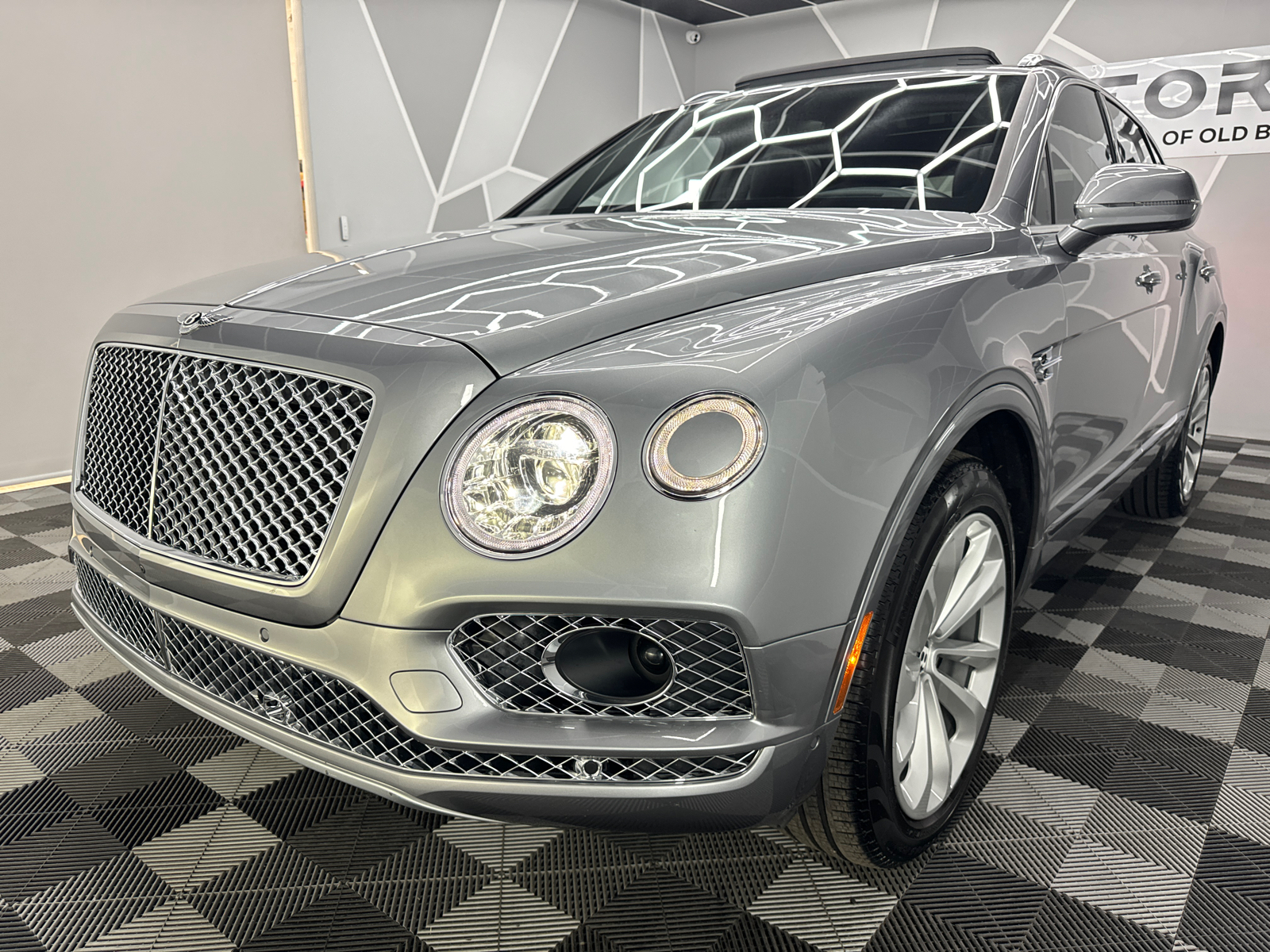 2017 Bentley Bentayga W12 Sport Utility 4D 17