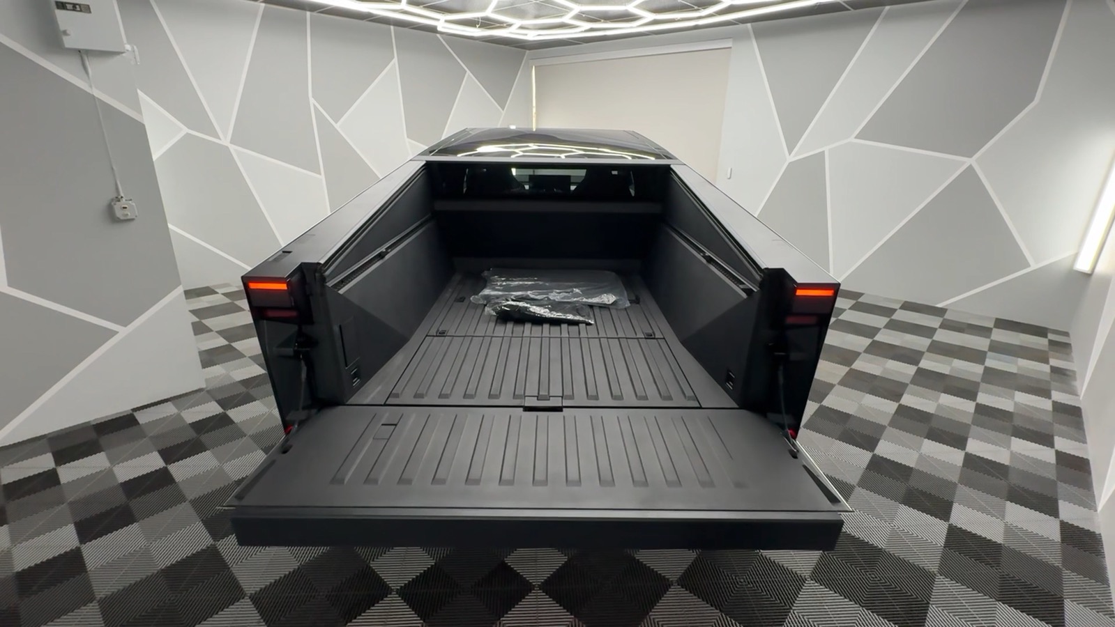 2024 Tesla Cybertruck All-Wheel Drive Pickup 4D 6 ft 20