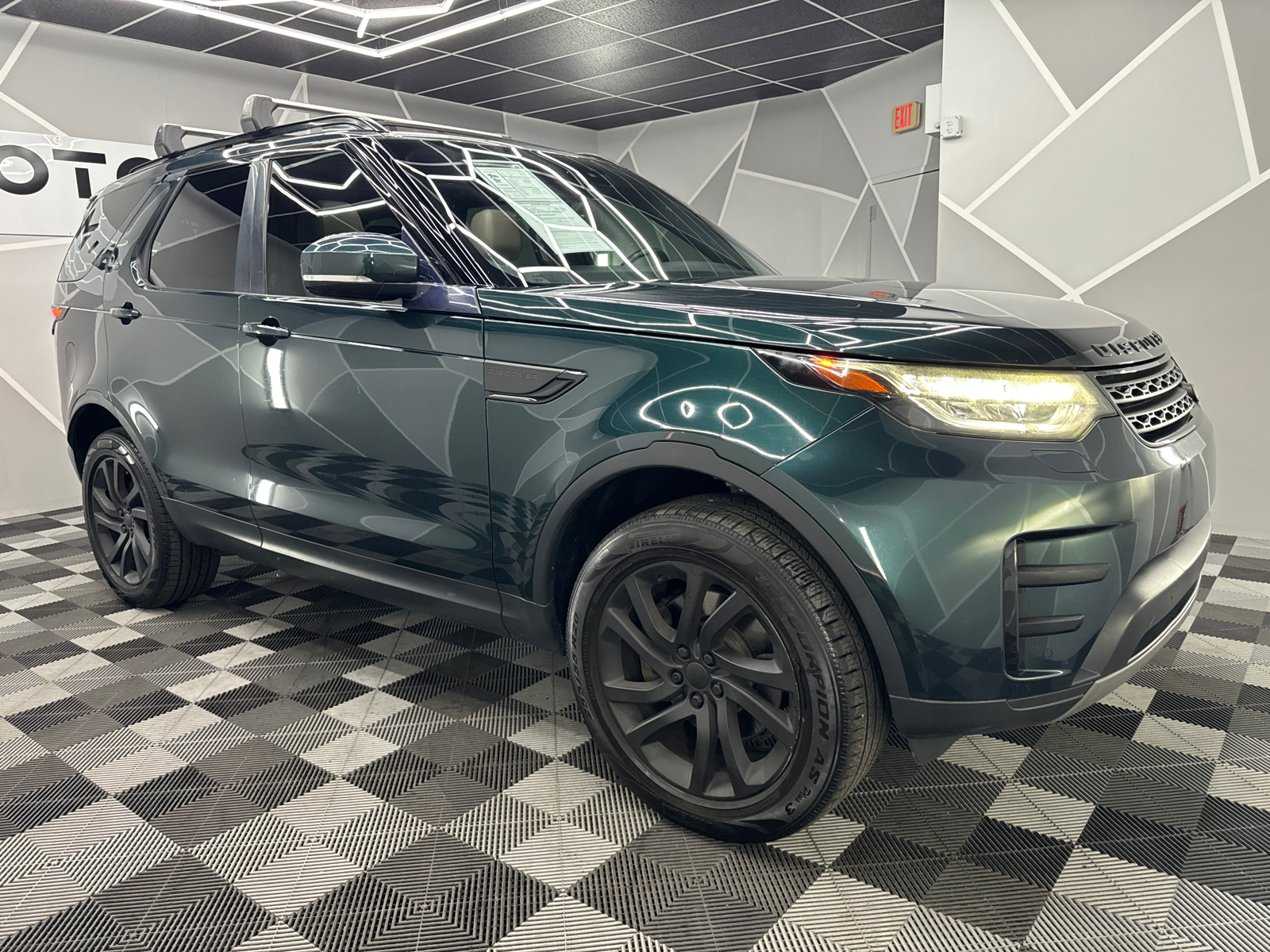 2017 Land Rover Discovery SE Sport Utility 4D 12