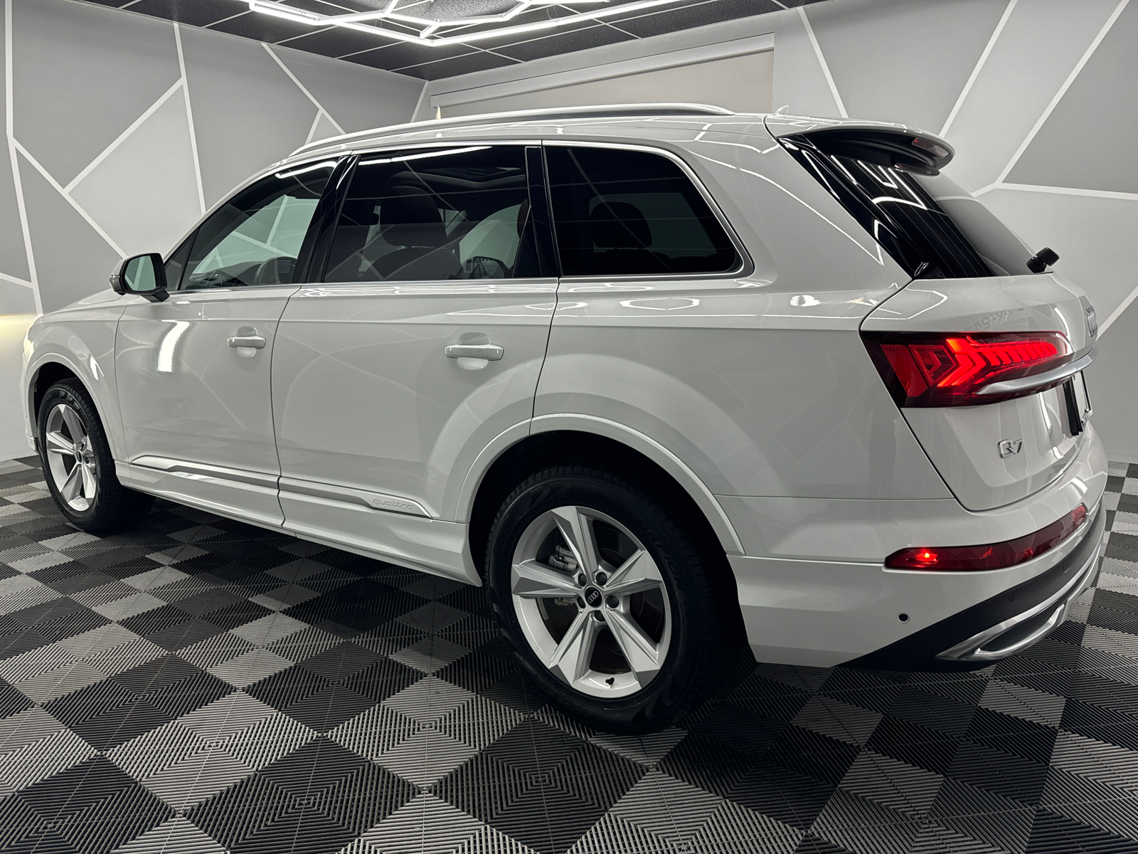 2021 Audi Q7 45 TFSI Premium Sport Utility 4D 4