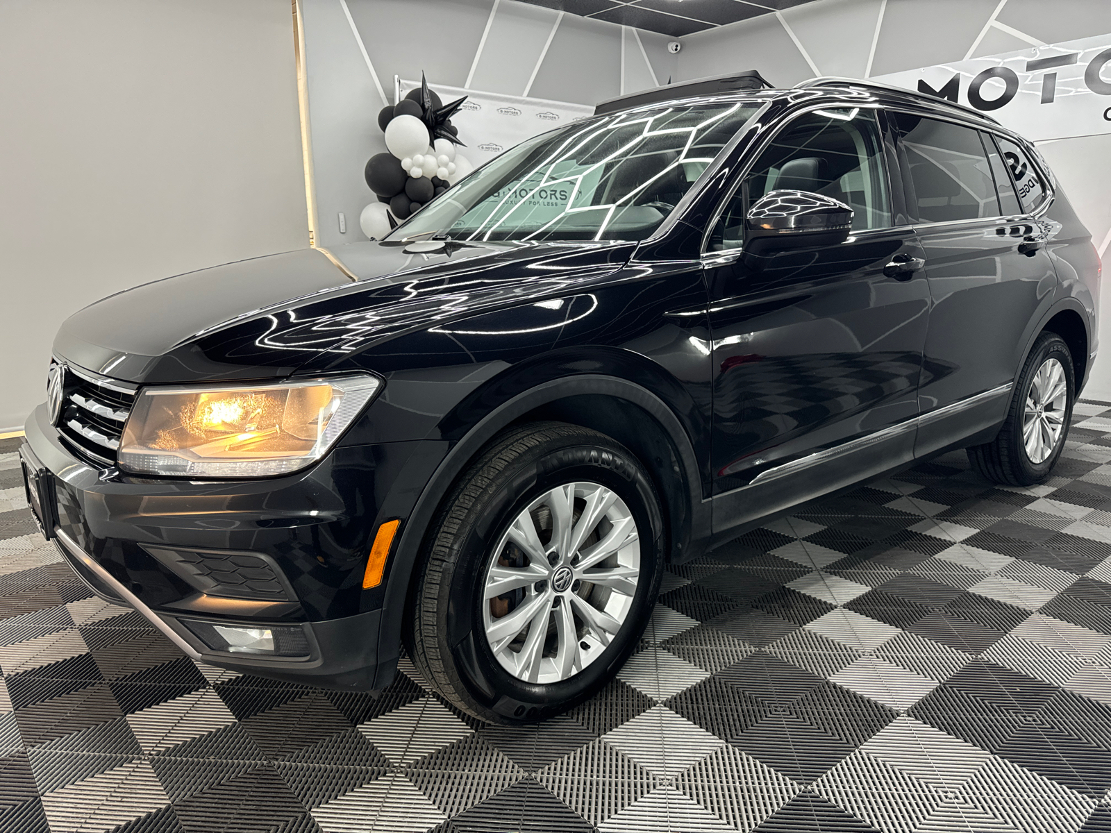 2018 Volkswagen Tiguan 2.0T SE 4MOTION Sport Utility 4D 2