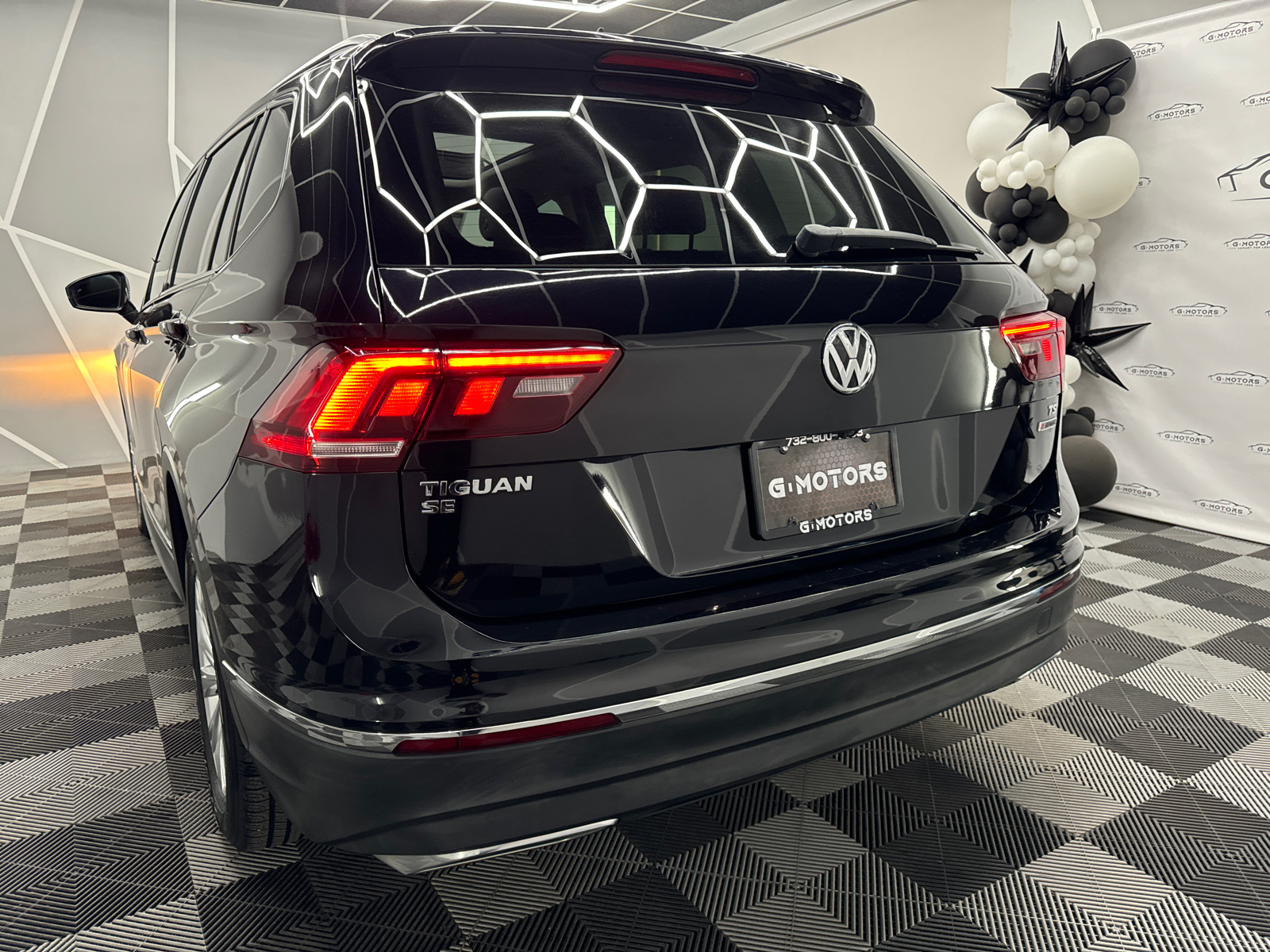 2018 Volkswagen Tiguan 2.0T SE 4MOTION Sport Utility 4D 6