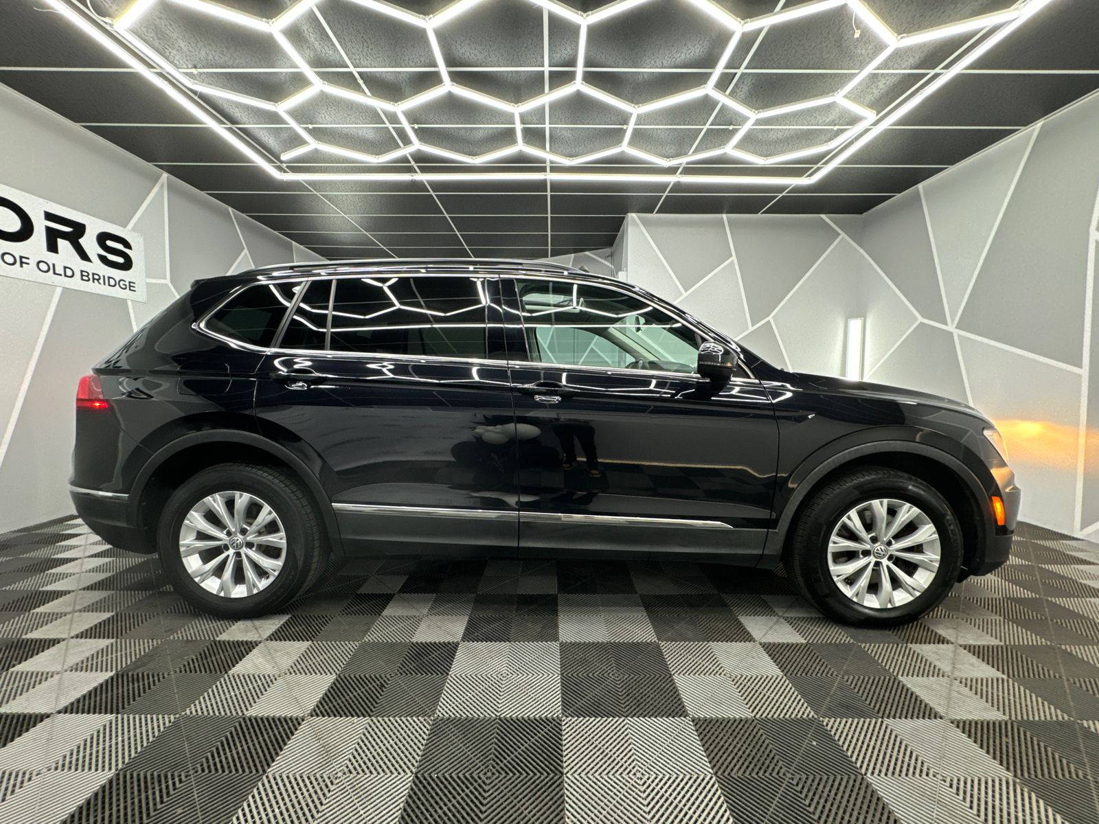 2018 Volkswagen Tiguan 2.0T SE 4MOTION Sport Utility 4D 11