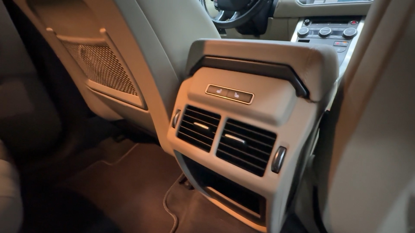 2015 Land Rover Range Rover Evoque Pure Sport Utility 4D 36