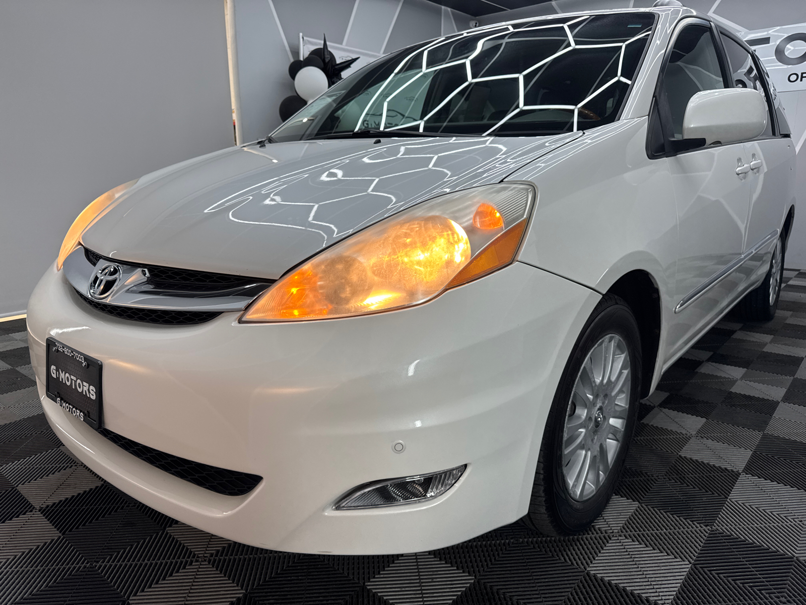 2010 Toyota Sienna XLE Limited Minivan 4D 1