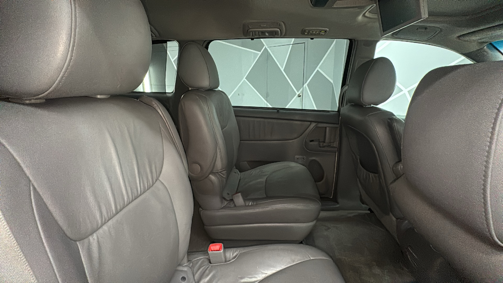 2010 Toyota Sienna XLE Limited Minivan 4D 24