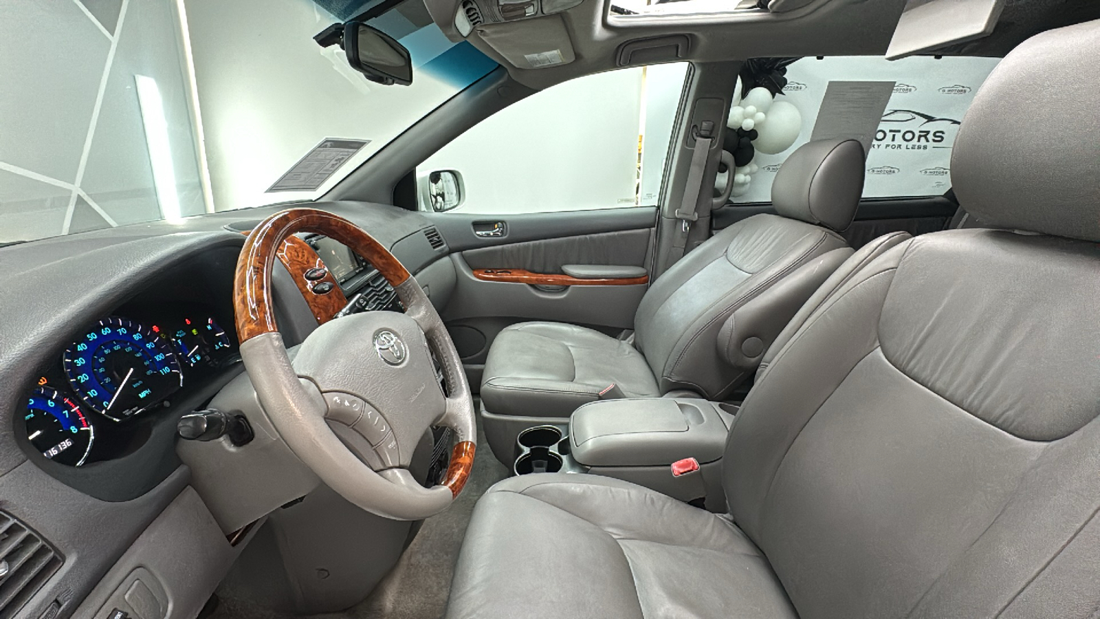 2010 Toyota Sienna XLE Limited Minivan 4D 35