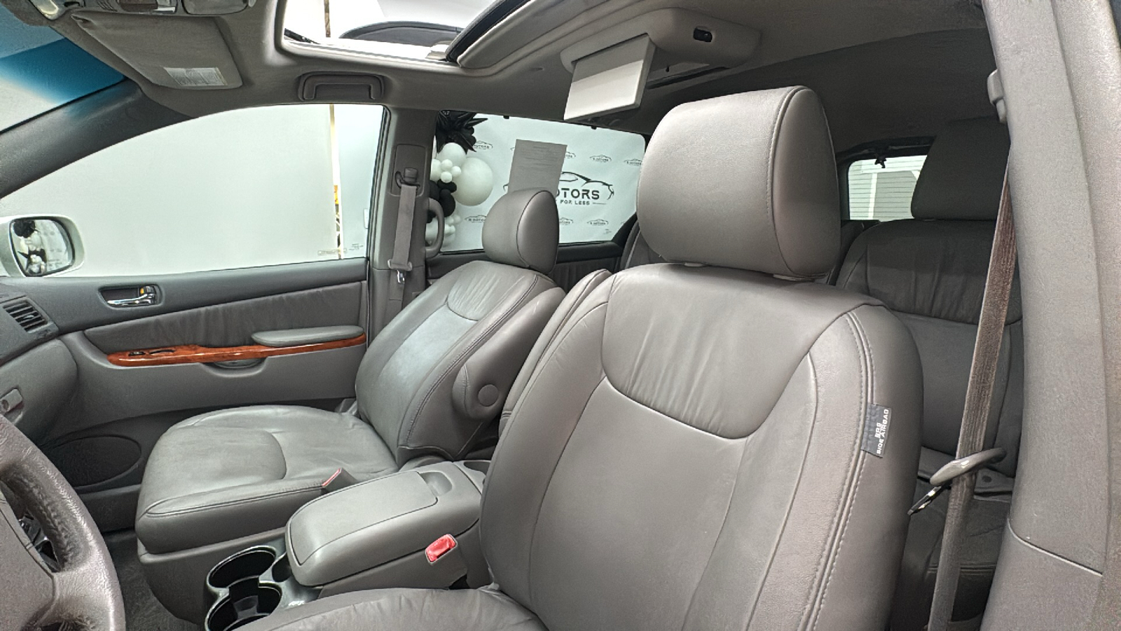 2010 Toyota Sienna XLE Limited Minivan 4D 36