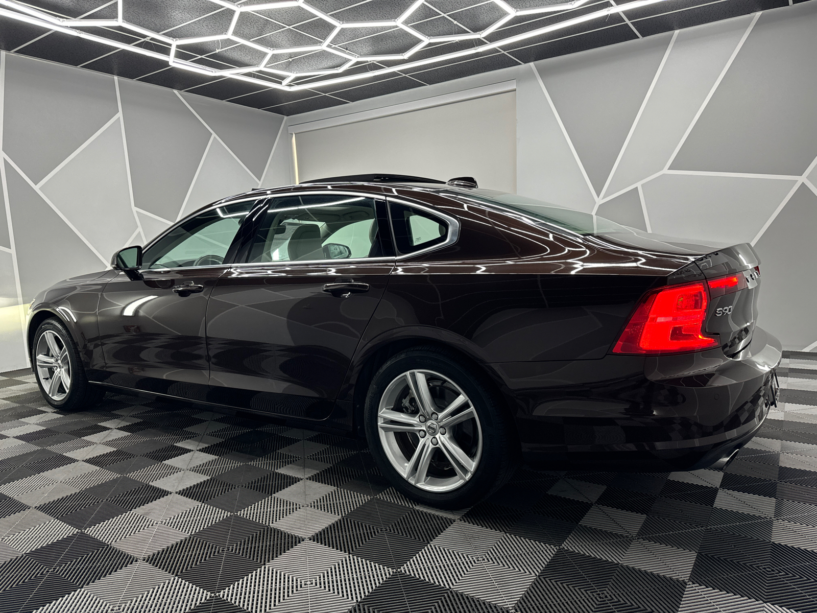 2018 Volvo S90  4