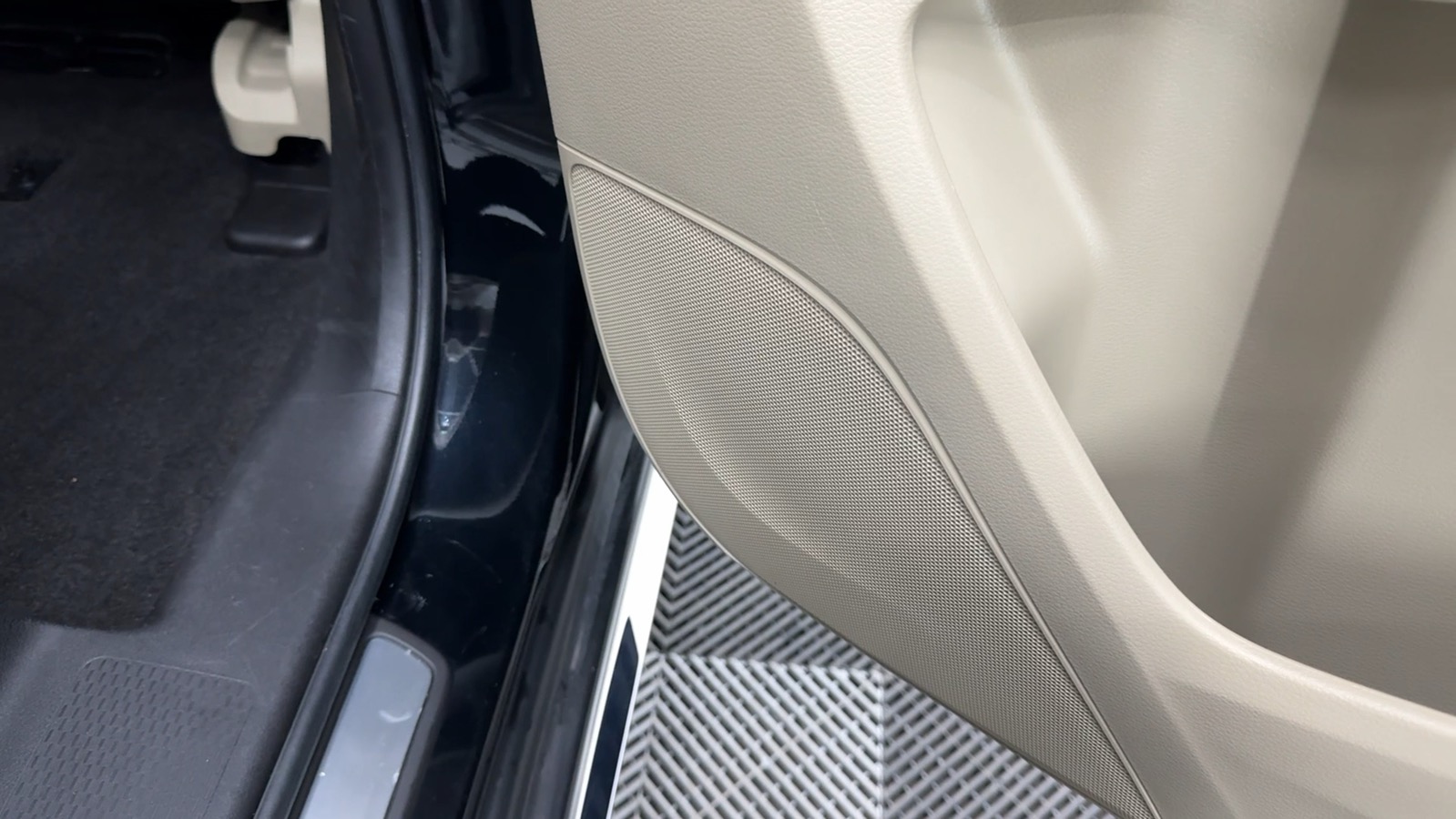 2020 Acura MDX SH-AWD Sport Utility 4D 29