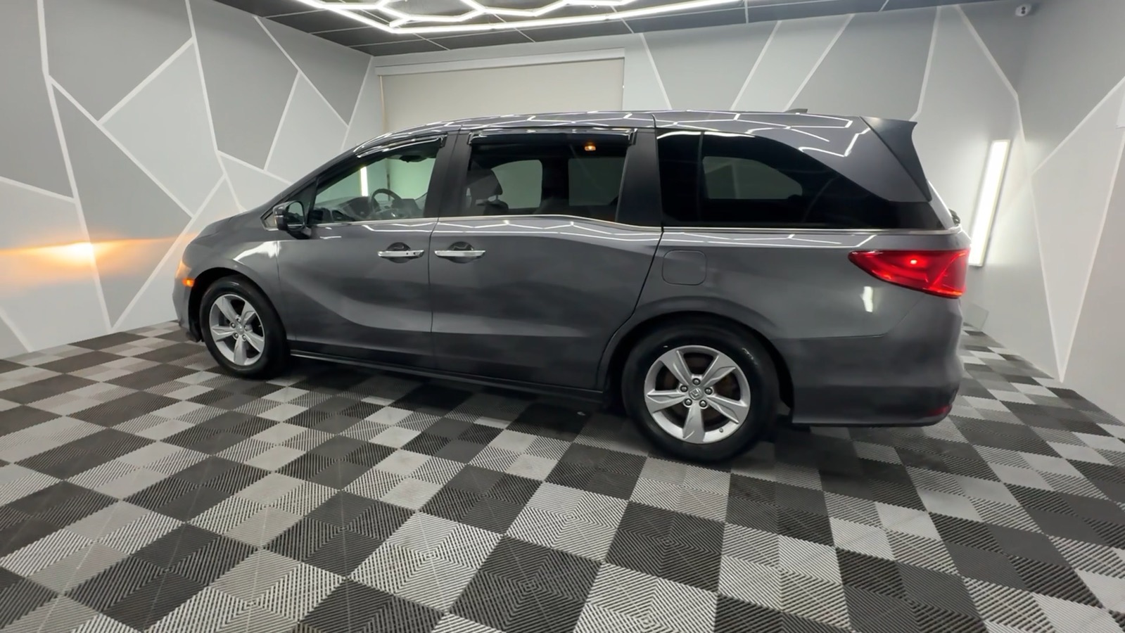 2020 Honda Odyssey EX-L w/Navigation & RES Minivan 4D 5