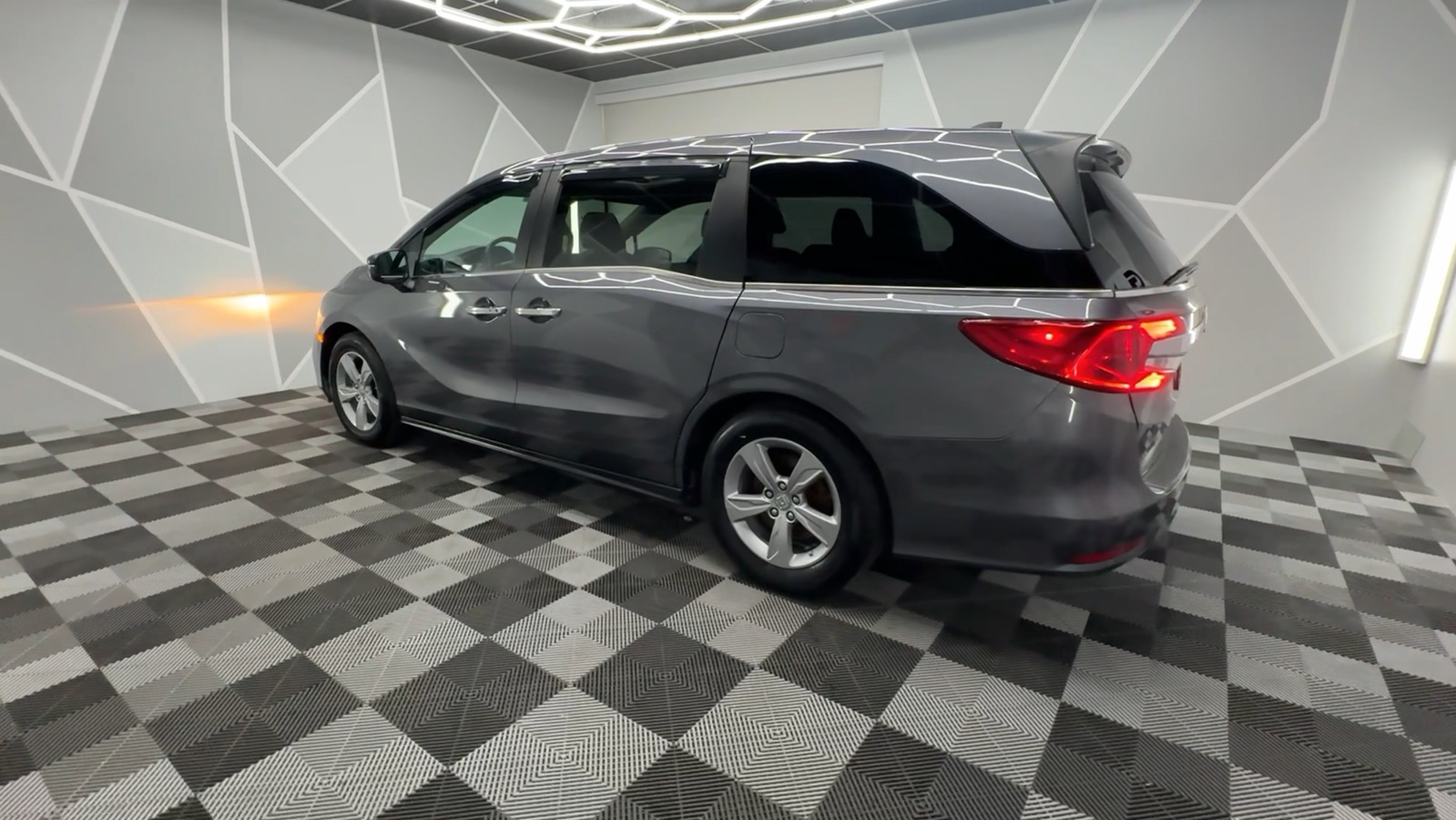 2020 Honda Odyssey EX-L w/Navigation & RES Minivan 4D 6