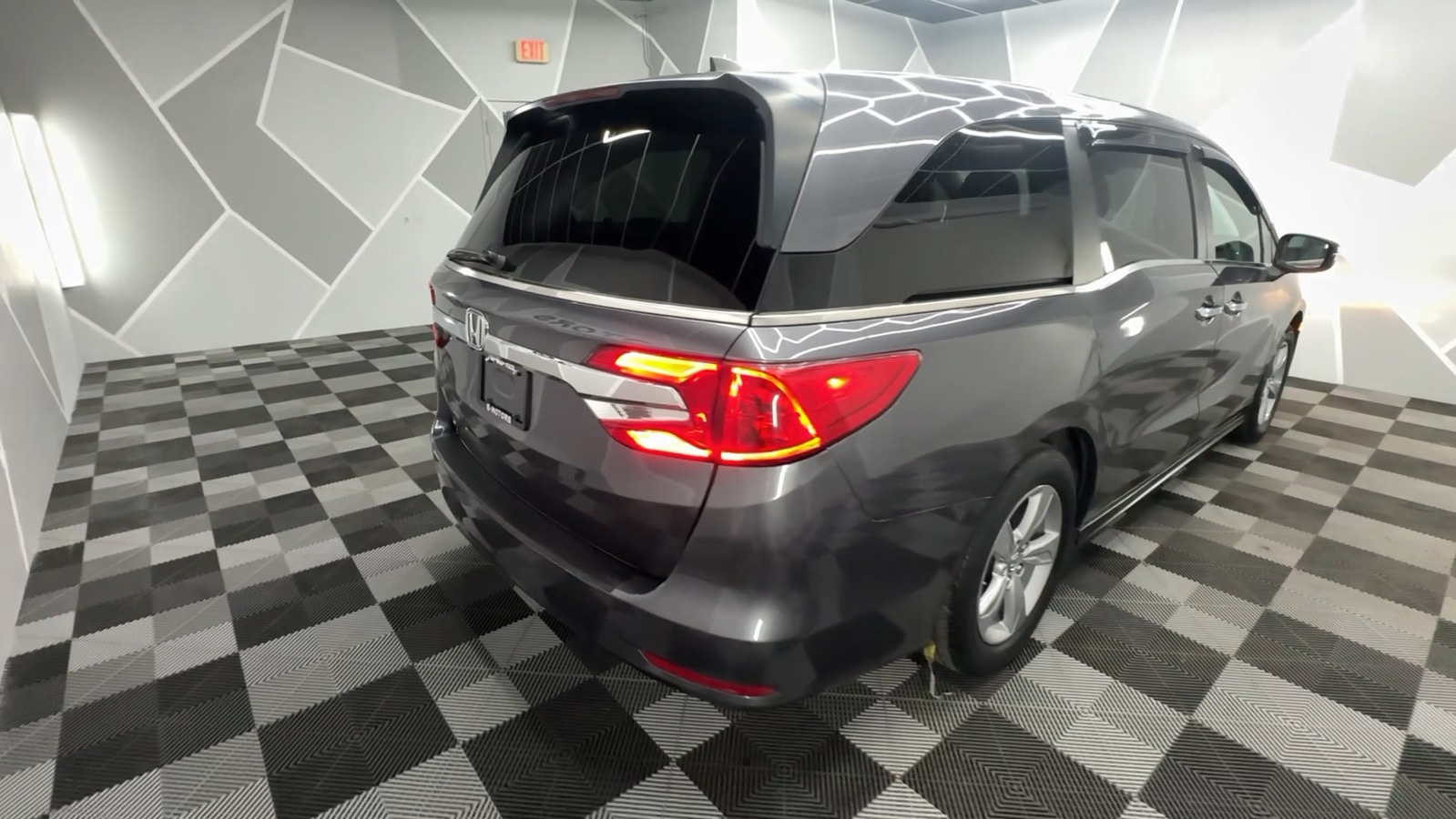 2020 Honda Odyssey EX-L w/Navigation & RES Minivan 4D 12
