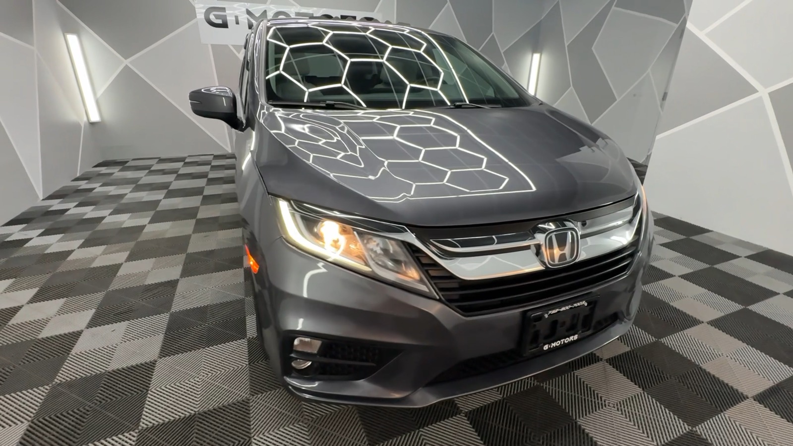 2020 Honda Odyssey EX-L w/Navigation & RES Minivan 4D 18