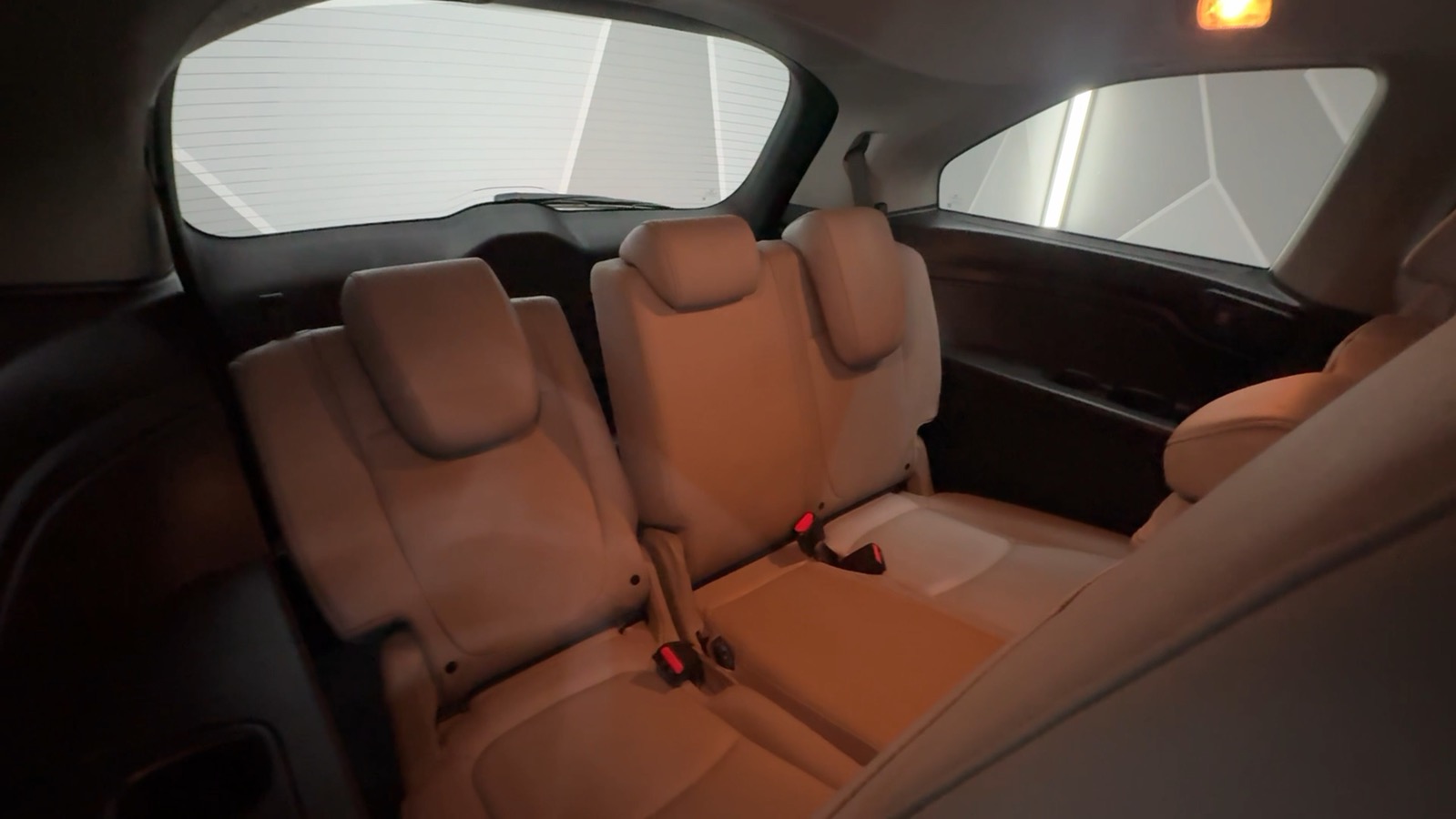 2020 Honda Odyssey EX-L w/Navigation & RES Minivan 4D 30