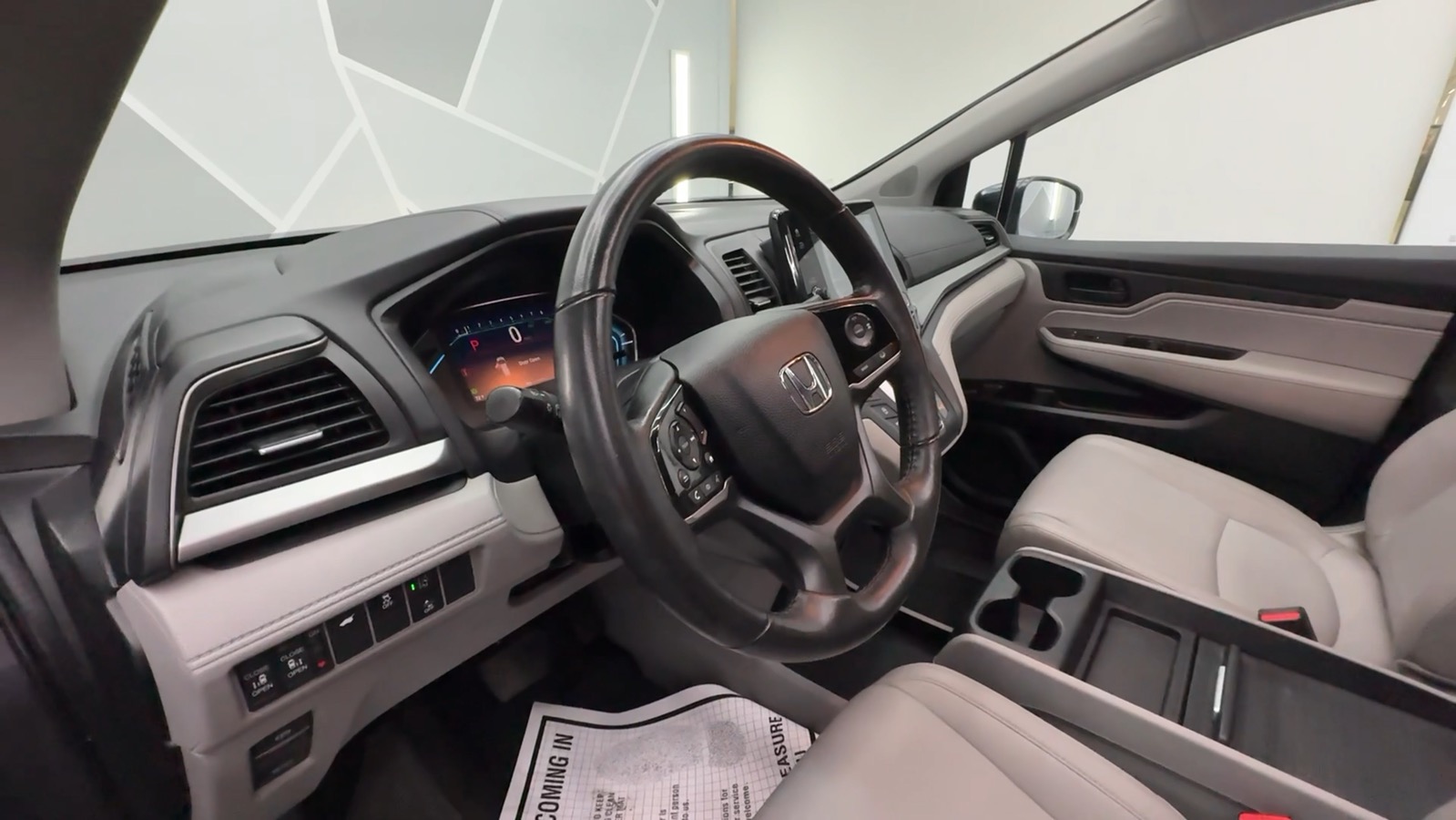 2020 Honda Odyssey EX-L w/Navigation & RES Minivan 4D 45