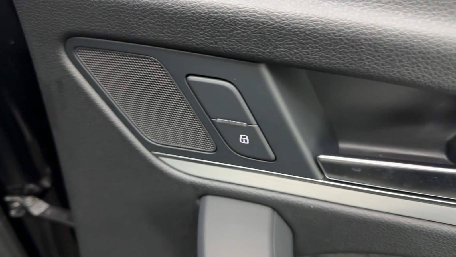2018 Audi SQ5 Premium Plus Sport Utility 4D 31