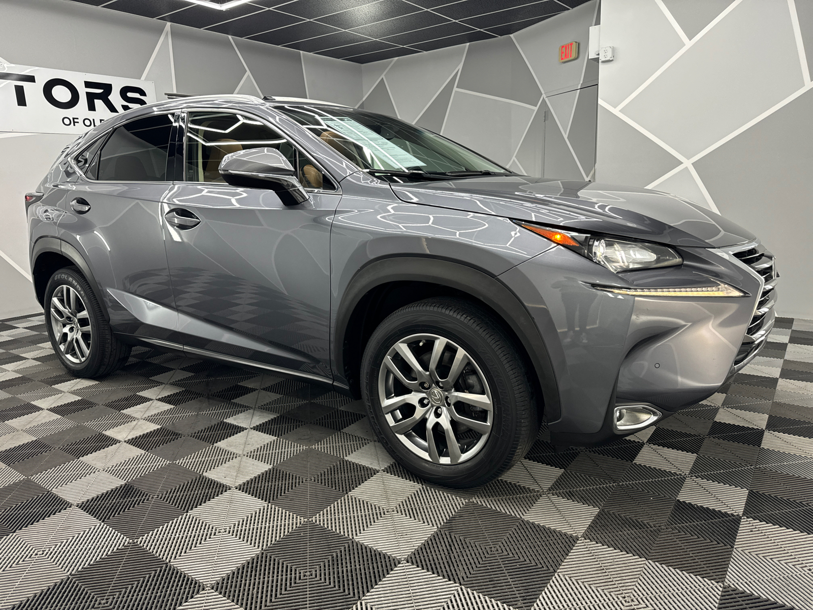 2016 Lexus NX 200t  12