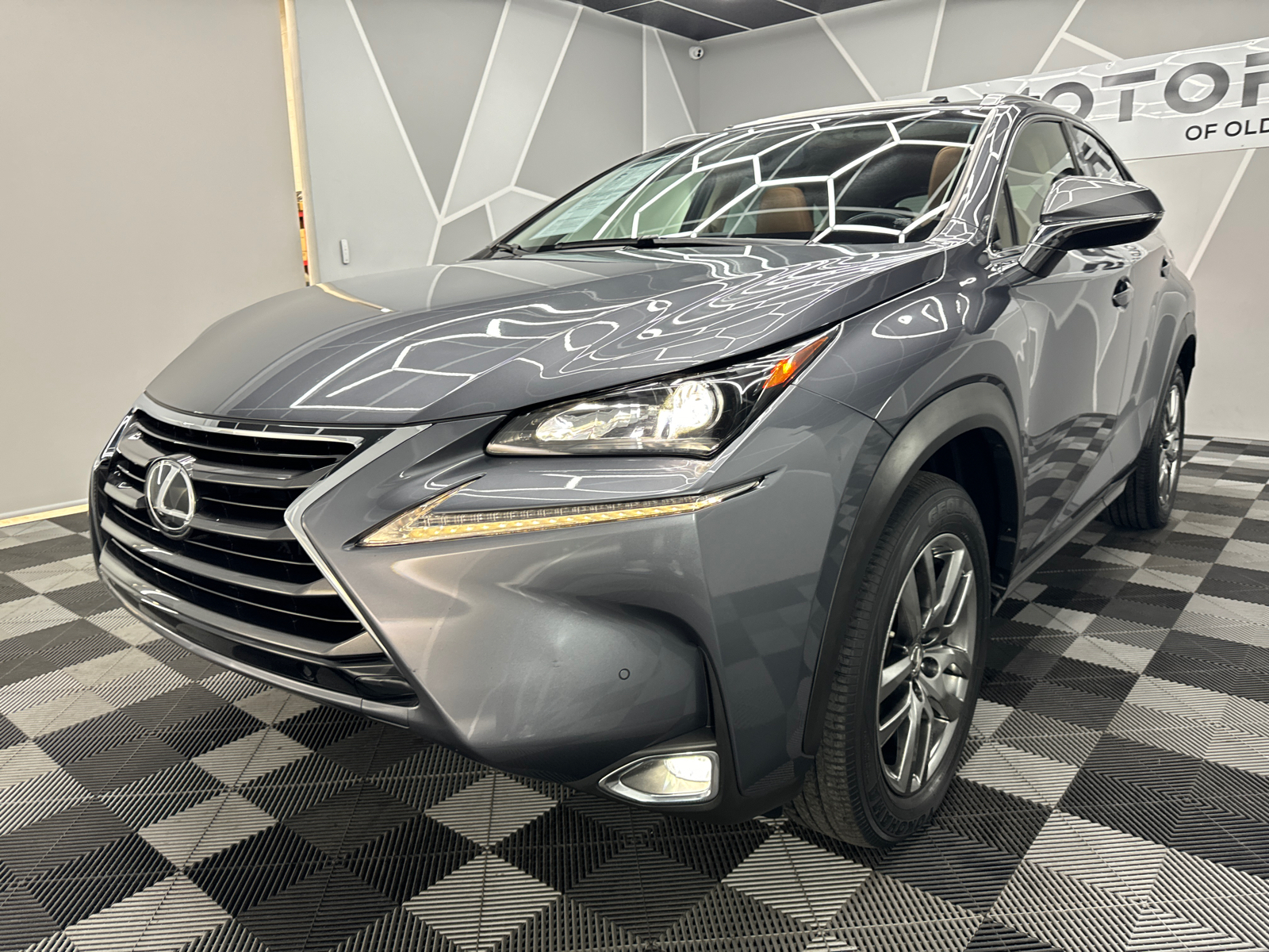 2016 Lexus NX 200t  17