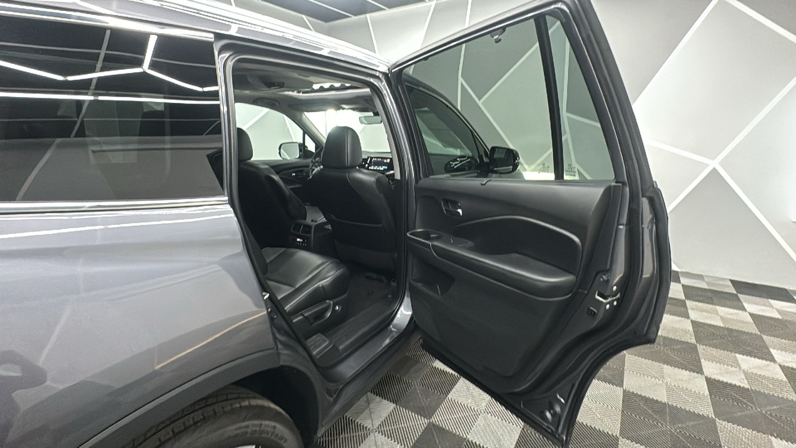 2019 Honda Pilot Elite Sport Utility 4D 22