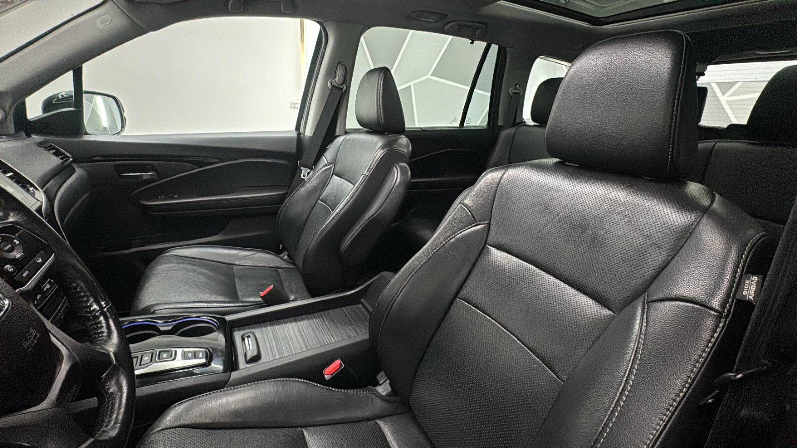 2019 Honda Pilot Elite Sport Utility 4D 38