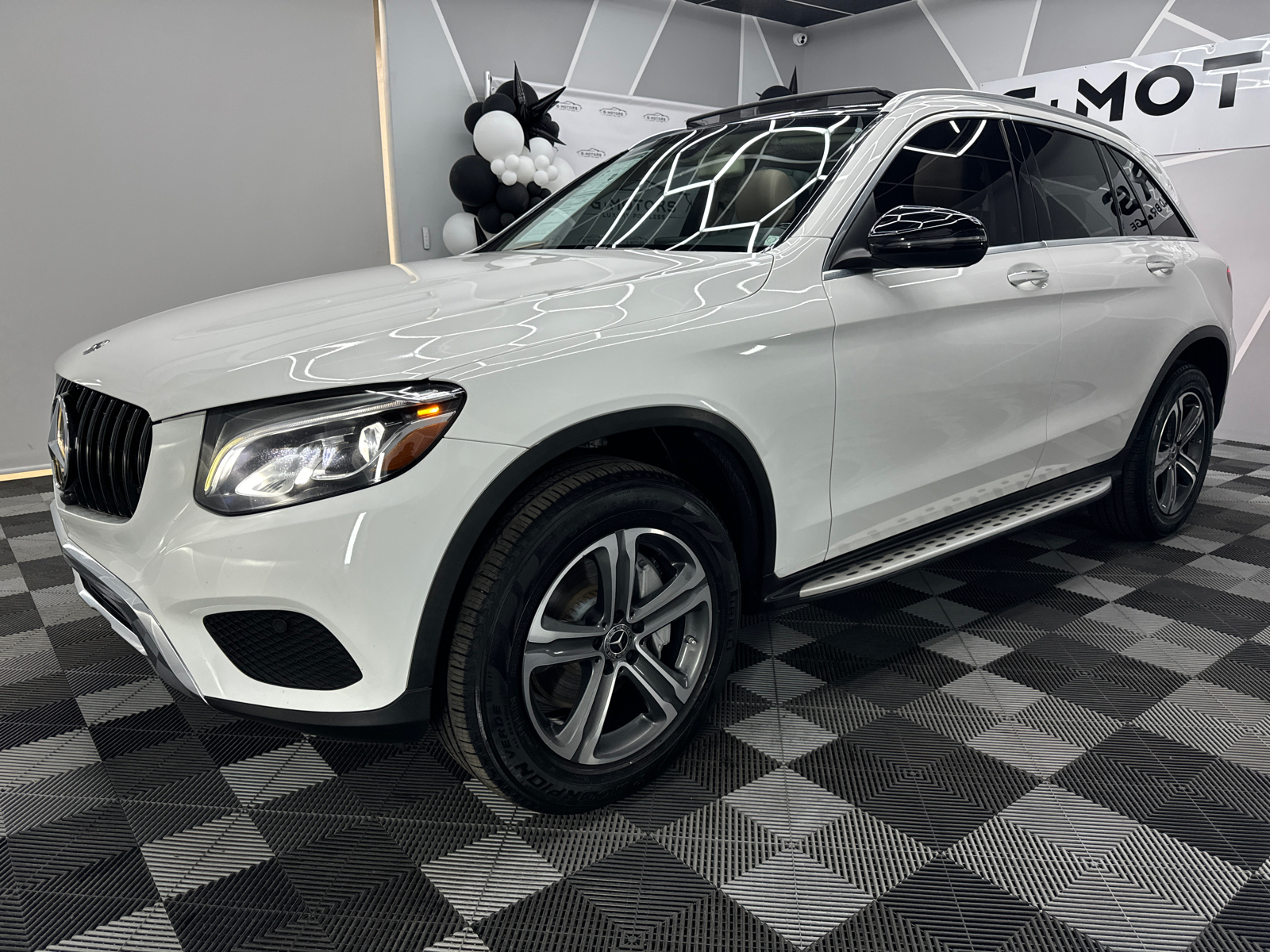 2018 Mercedes-Benz GLC  2