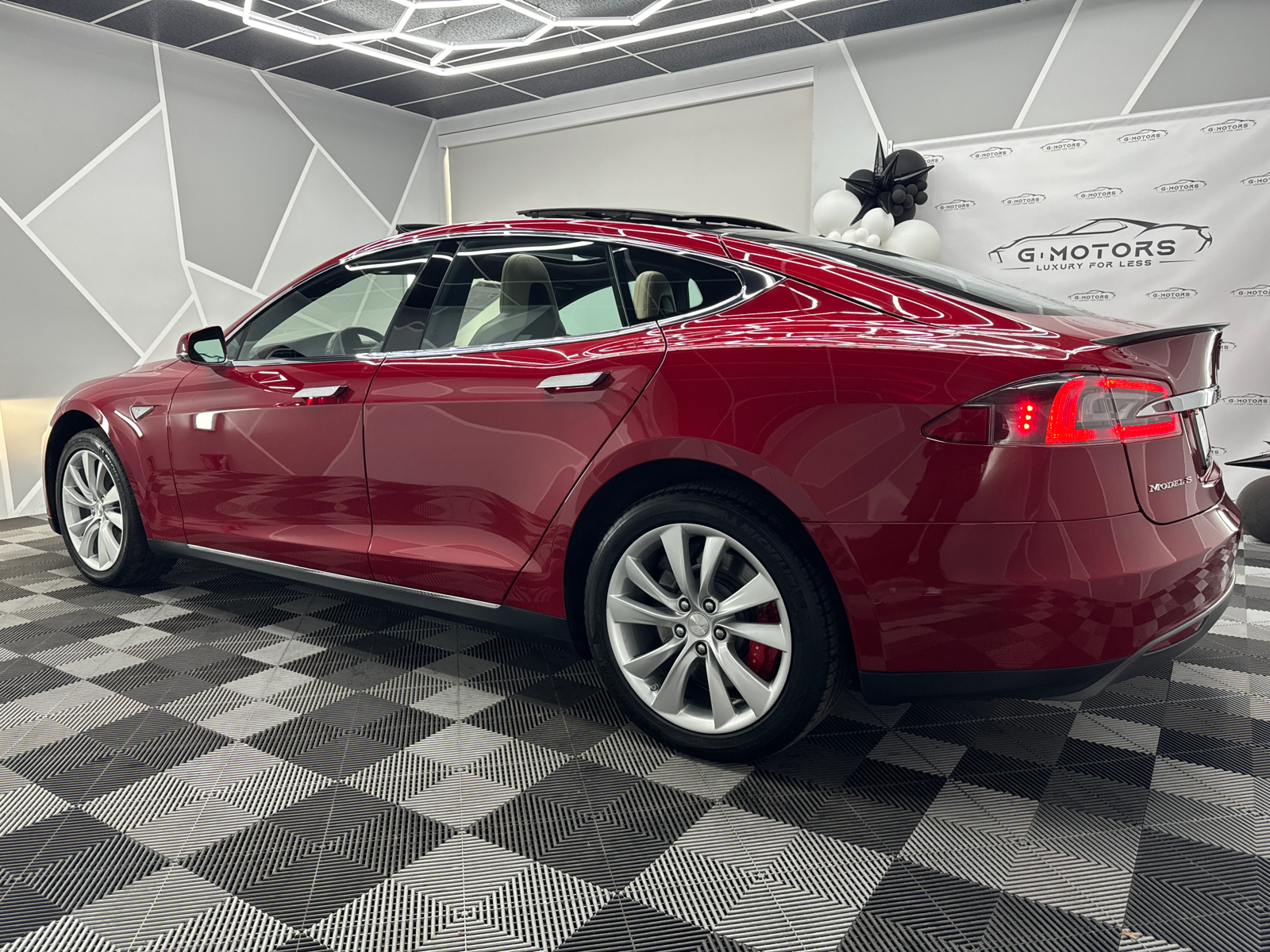 2015 Tesla Model S  4