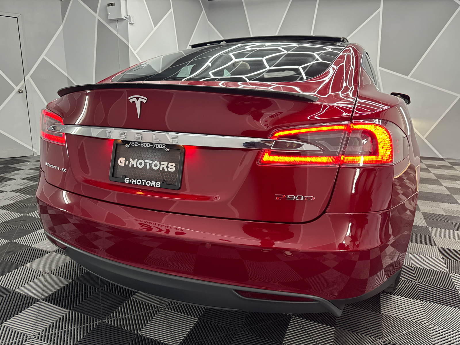 2015 Tesla Model S  8