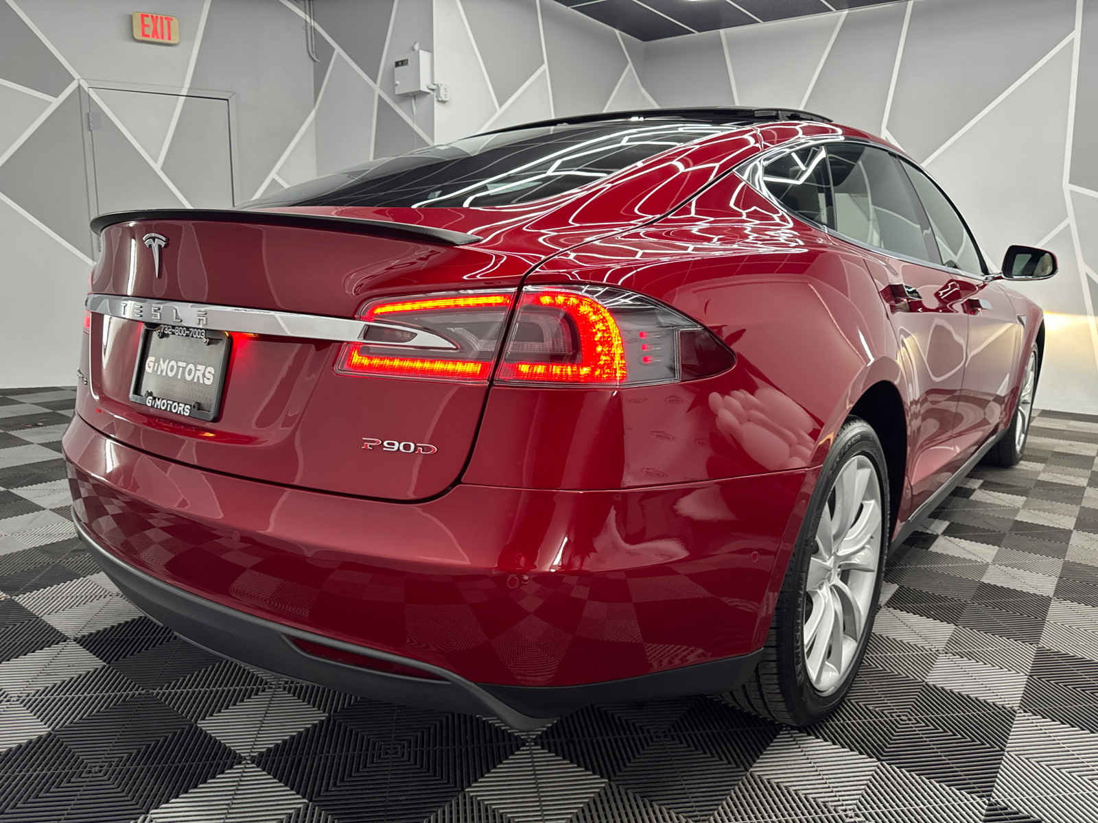 2015 Tesla Model S  9