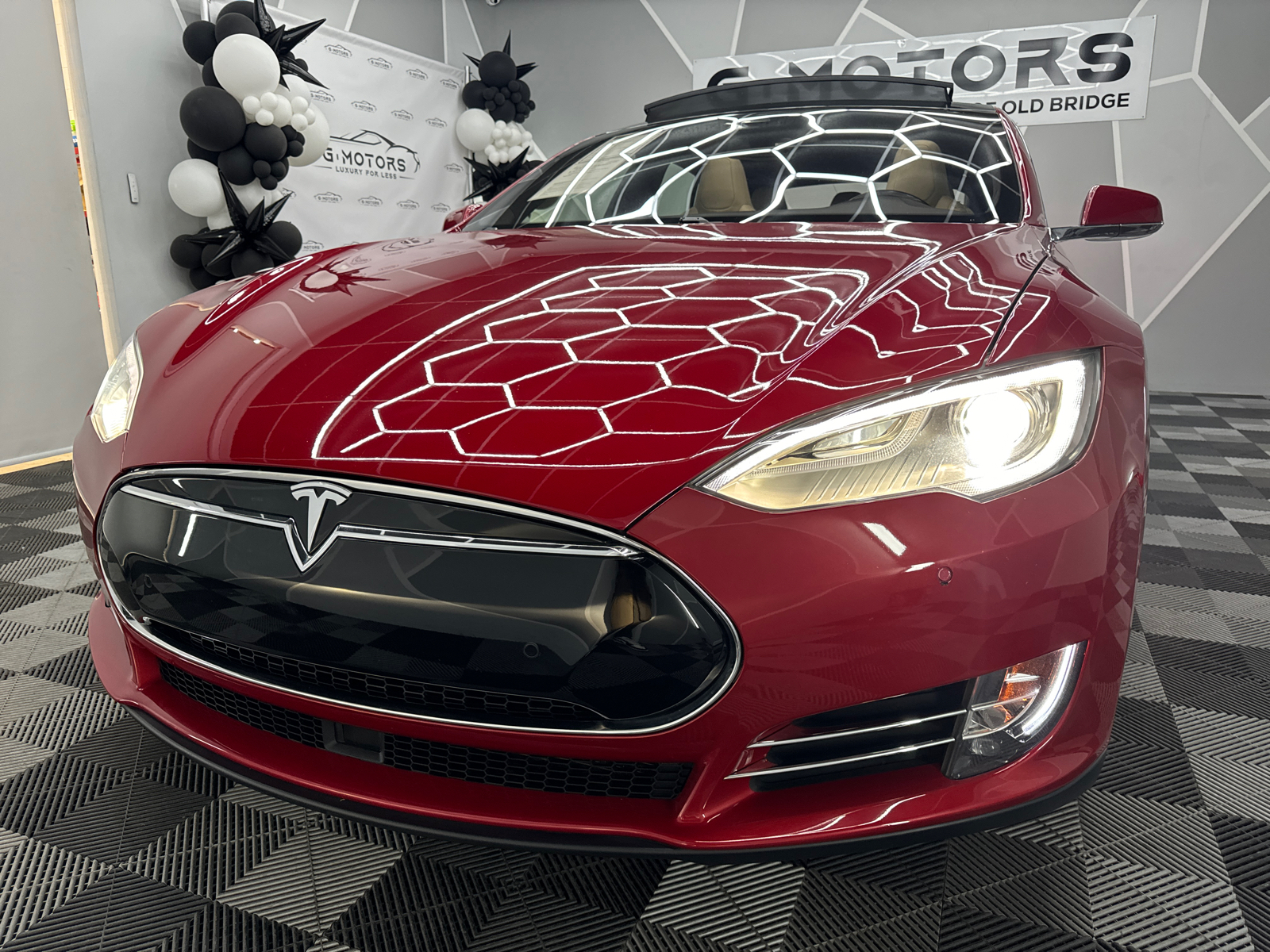 2015 Tesla Model S  16