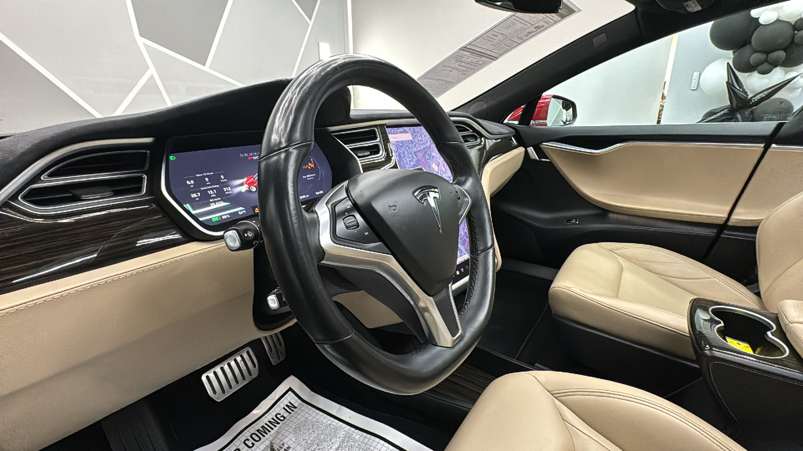 2015 Tesla Model S  42