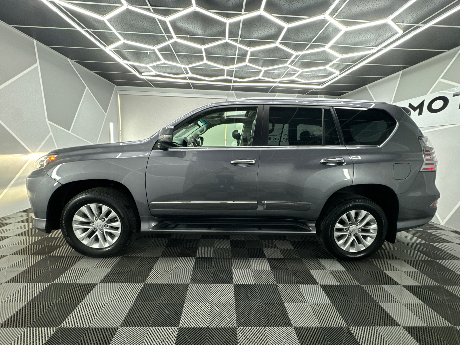 2015 Lexus GX GX 460 Sport Utility 4D 3