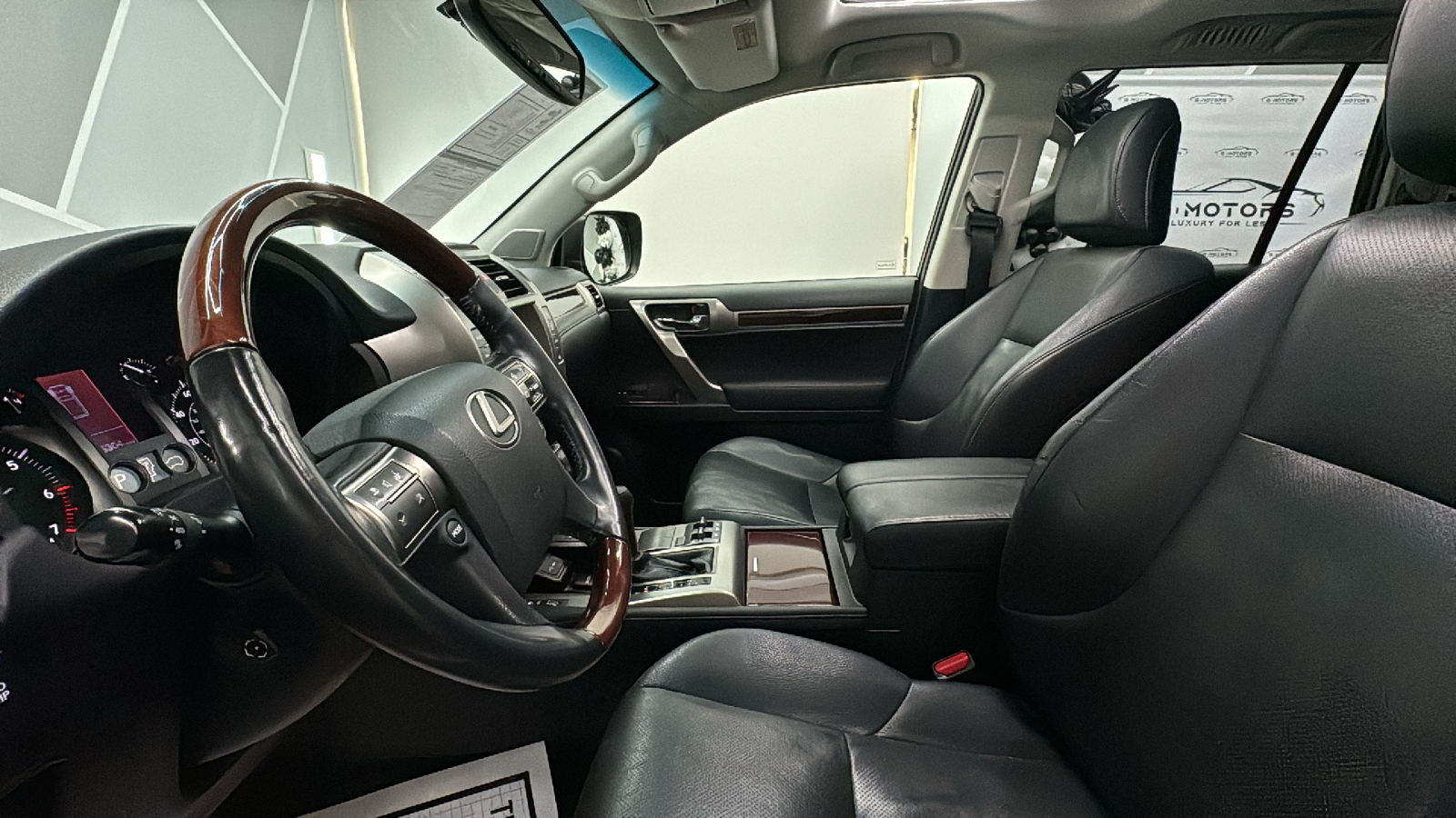 2015 Lexus GX GX 460 Sport Utility 4D 38