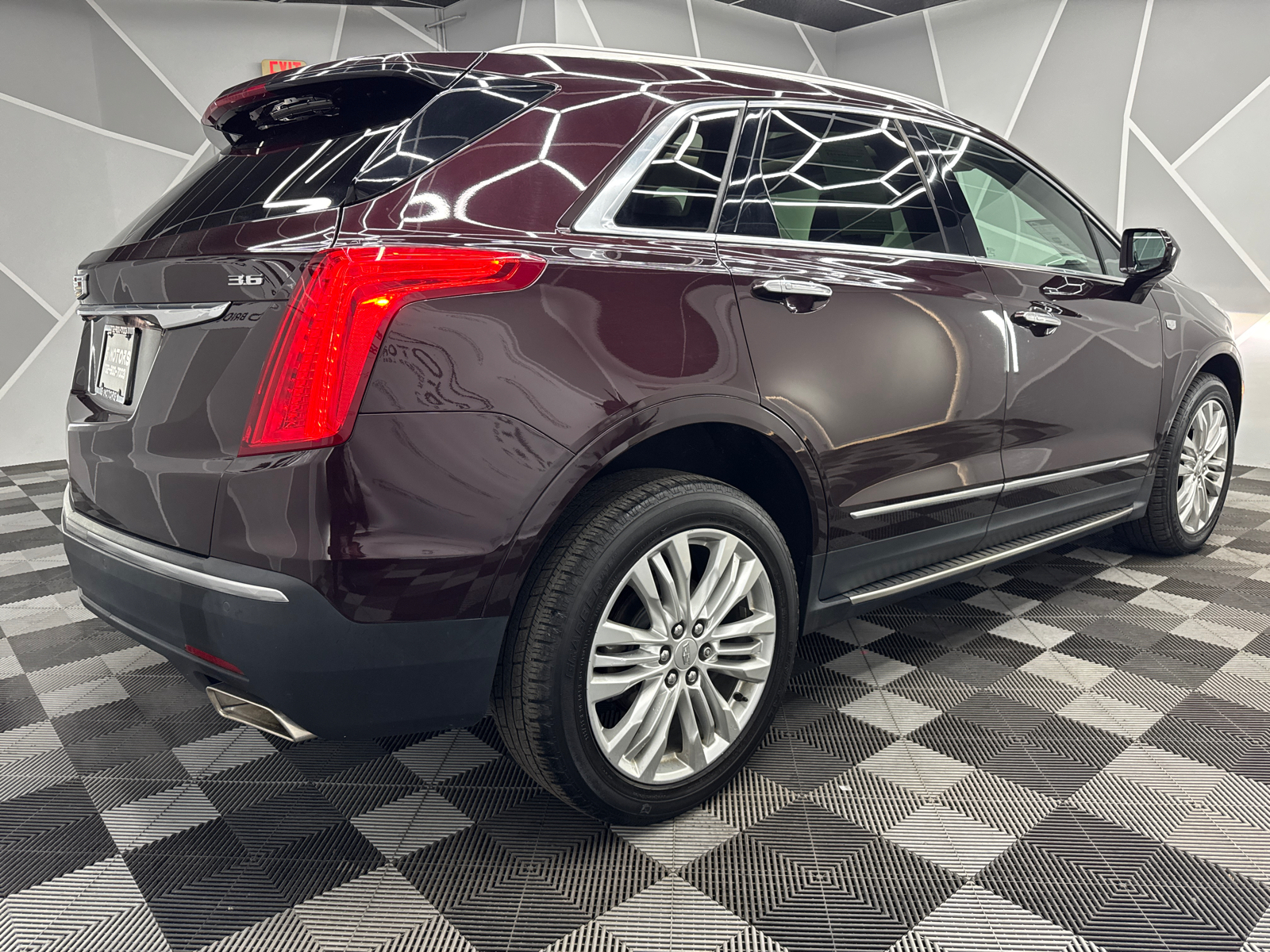 2018 Cadillac XT5 Premium Luxury Sport Utility 4D 10