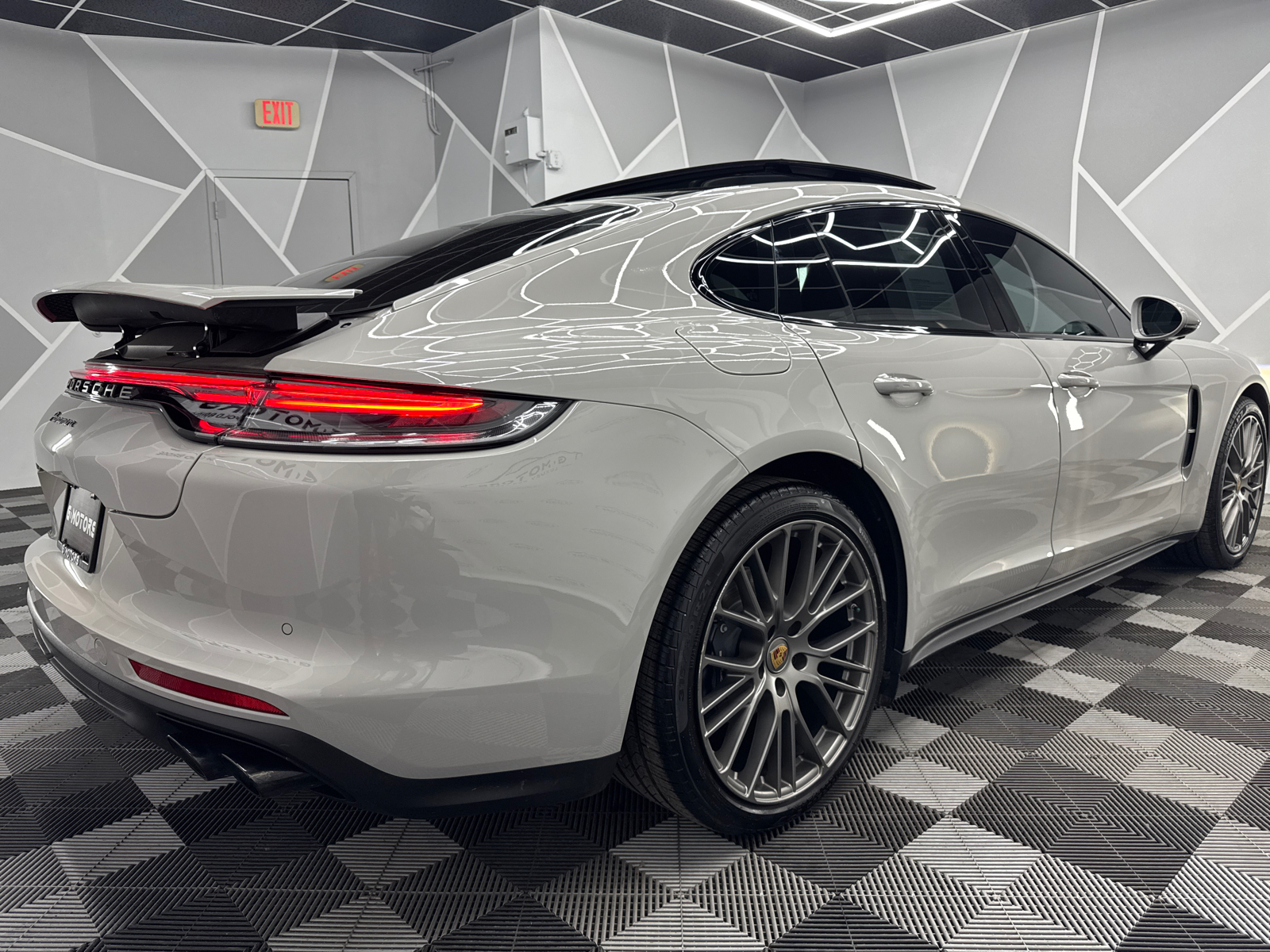 2023 Porsche Panamera Platinum Edition Sedan 4D 10