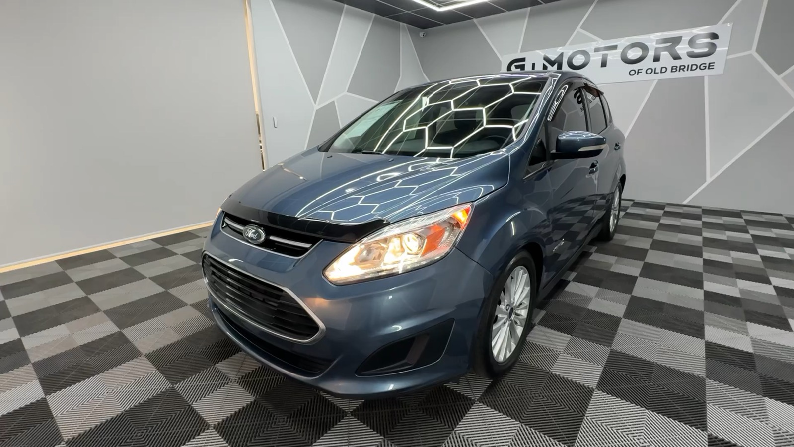 2018 Ford C-MAX Hybrid SE Wagon 4D 1