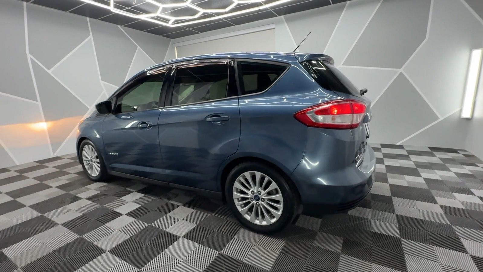 2018 Ford C-MAX Hybrid SE Wagon 4D 4