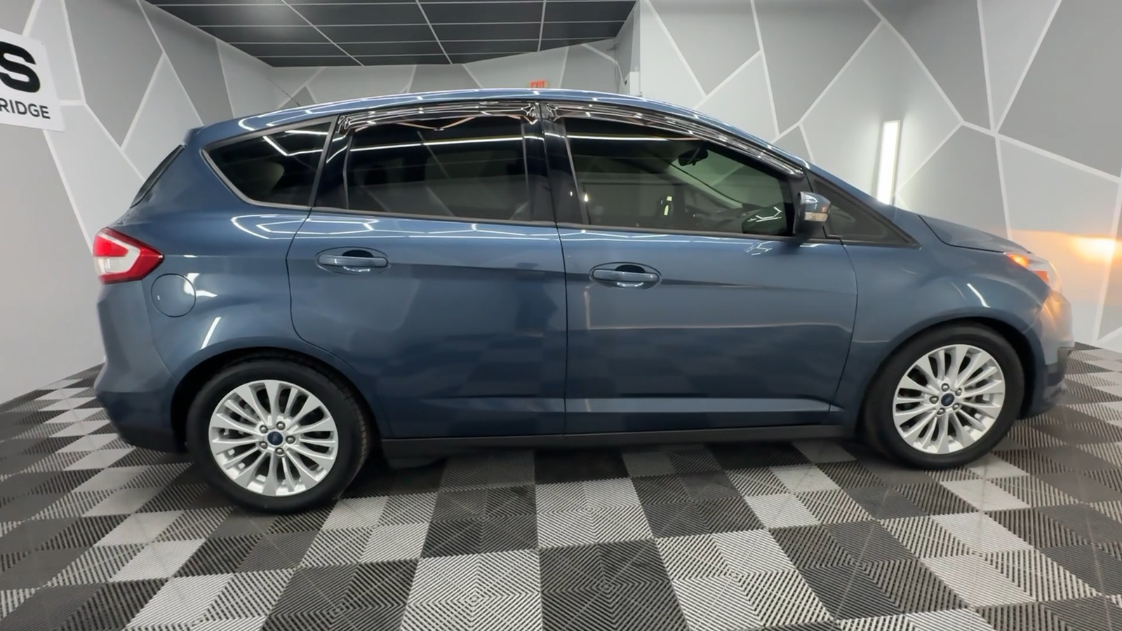 2018 Ford C-MAX Hybrid SE Wagon 4D 9