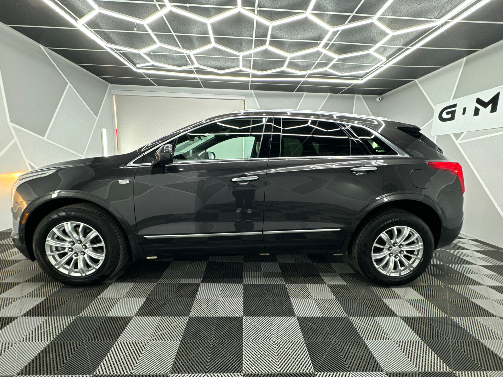 2017 Cadillac XT5 Sport Utility 4D 3