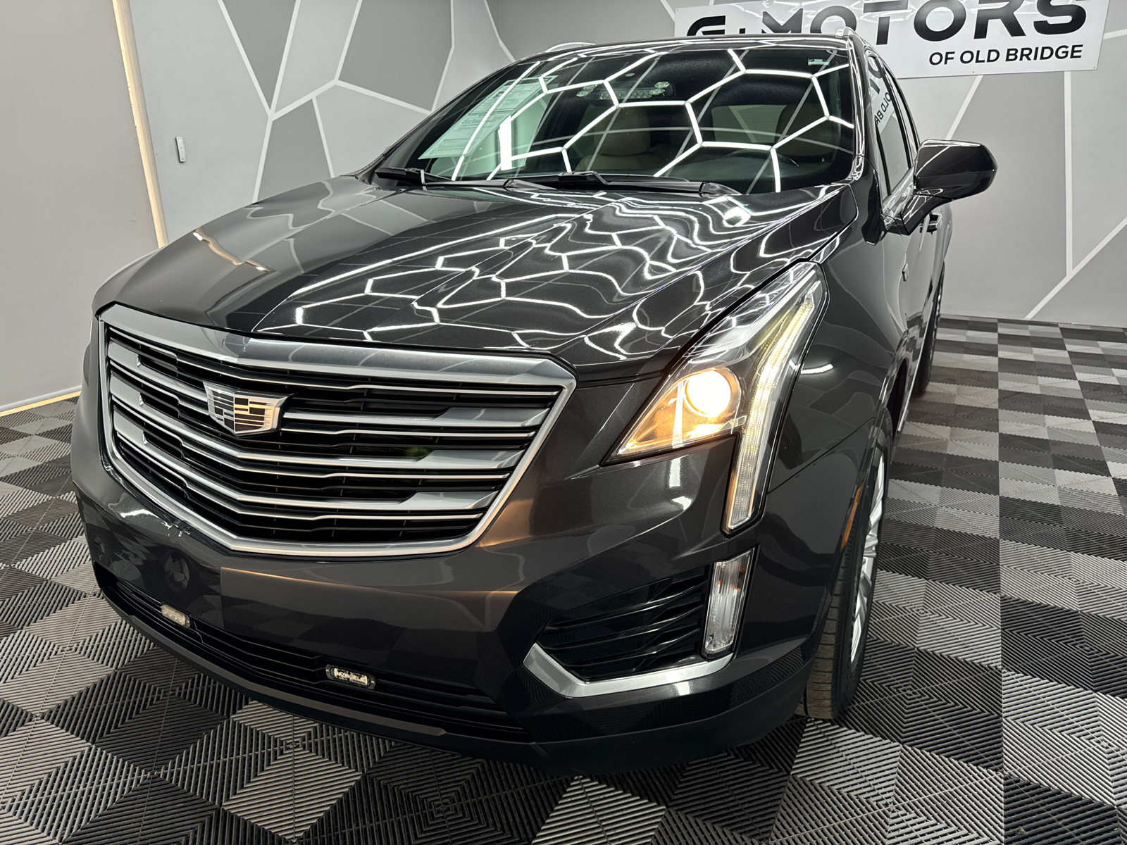 2017 Cadillac XT5 Sport Utility 4D 16